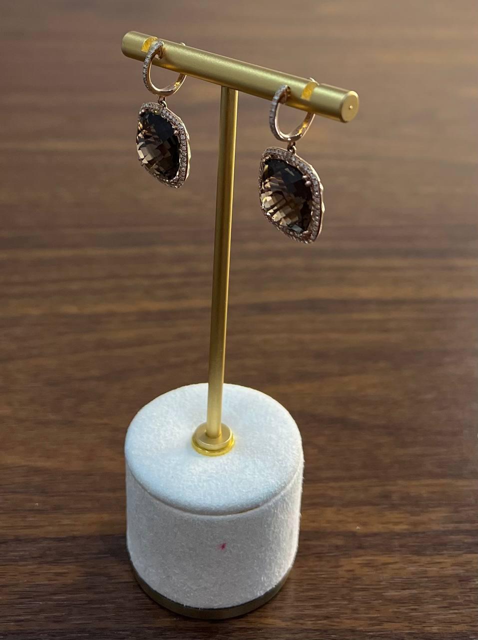 Orecchini a goccia a forma di cuscino in quarzo marrone fumé con diamanti incastonati in oro bianco 14K in vendita 5