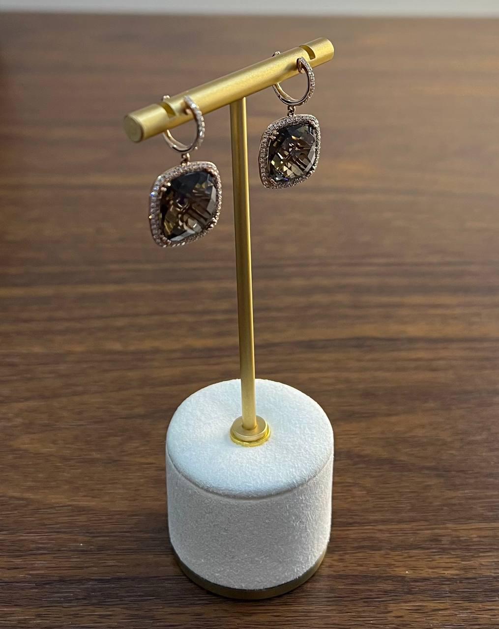 Orecchini a goccia a forma di cuscino in quarzo marrone fumé con diamanti incastonati in oro bianco 14K in vendita 6