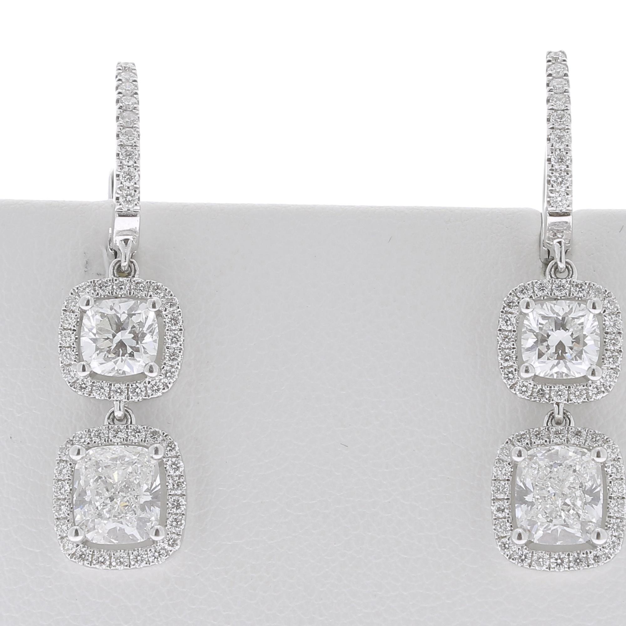 GIA Certified 3.02 Carat Cushion Shape Diamond Drop Earrings 18 Karat White Gold In New Condition For Sale In Istanbul, TR