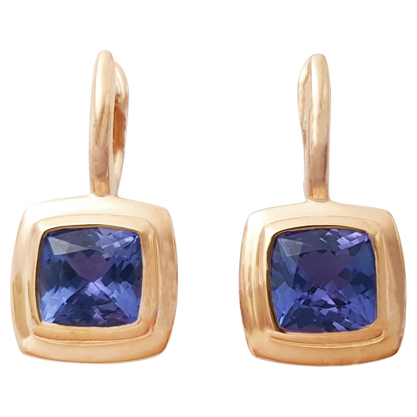 Boucles d'oreilles Tanzanite en forme de coussin montées sur or rose 18 carats en vente