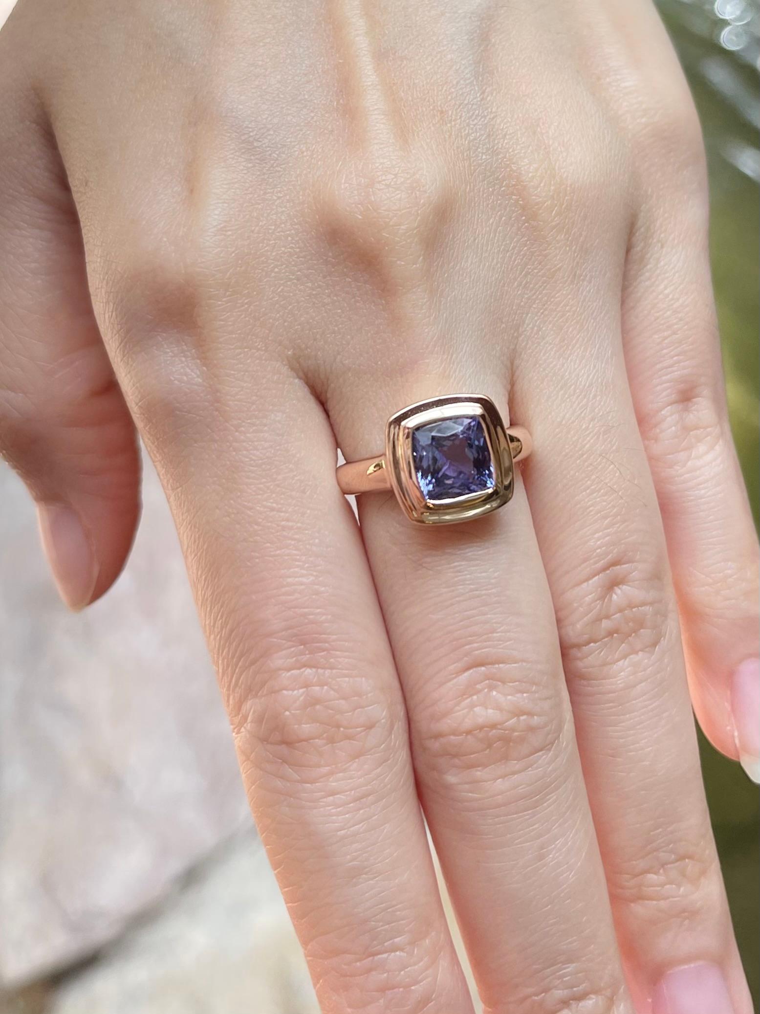 Cushion Cut Cushion Shape Tanzanite Ring set in 18K Rose Gold Settings For Sale