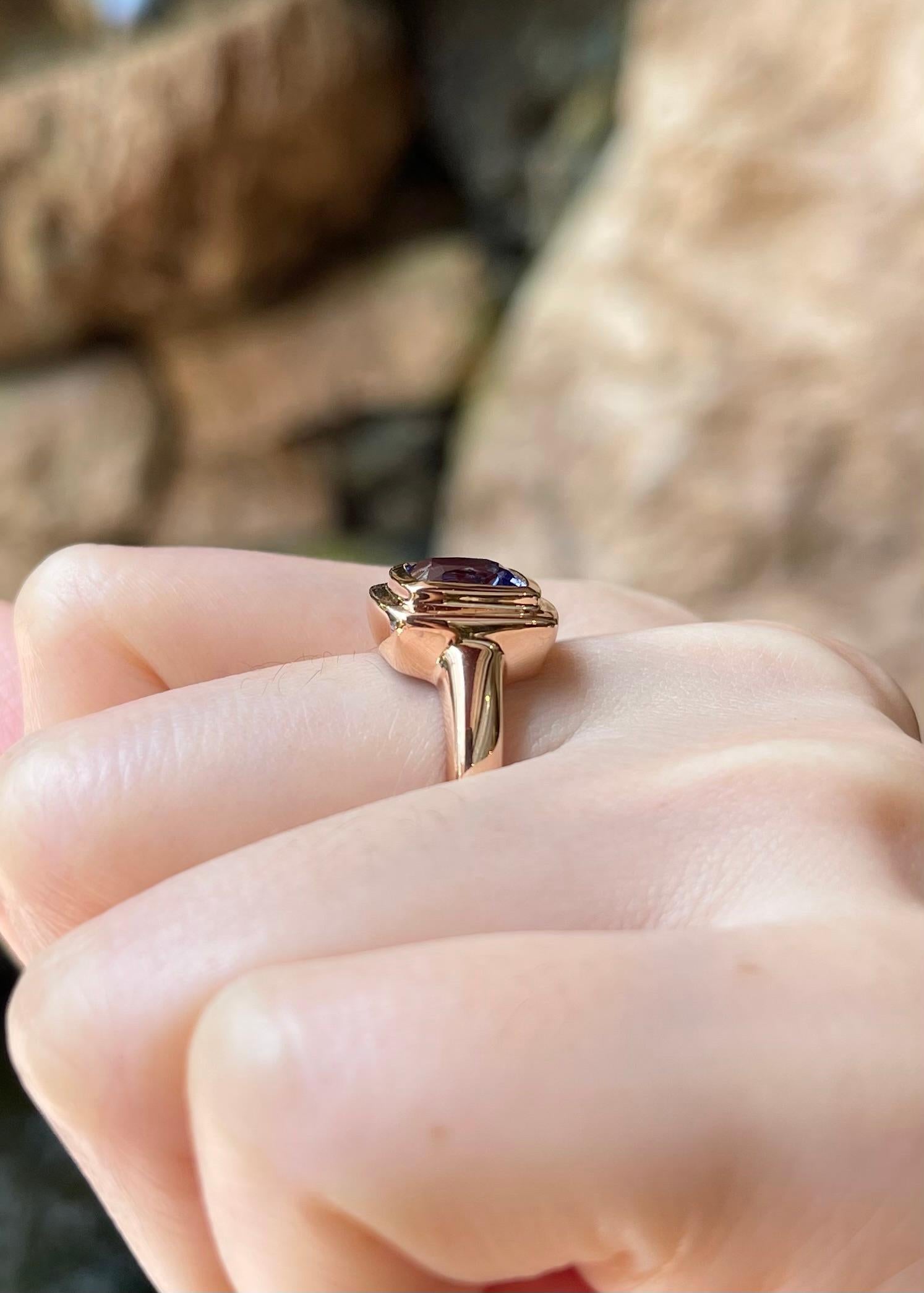 Cushion Shape Tanzanite Ring set in 18K Rose Gold Settings For Sale 1