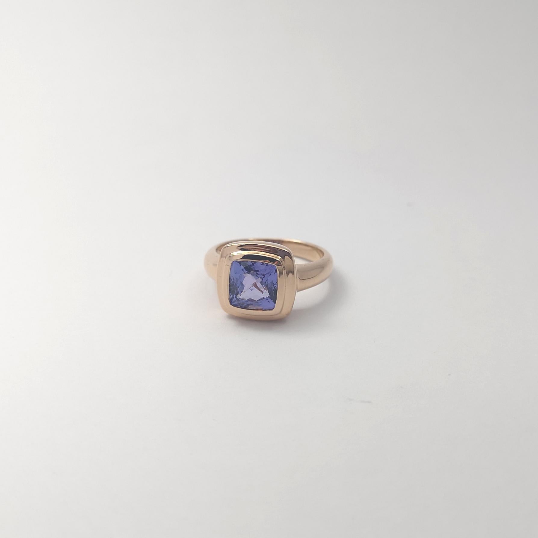 Cushion Shape Tanzanite Ring set in 18K Rose Gold Settings For Sale 2