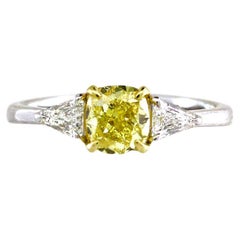 Cushion Shape Gelber Diamantring