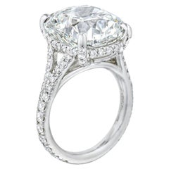 Cushion-Shaped 8.88-Carat Diamond Engagement Ring VS2 
GIA
 in Platinum 8.70g