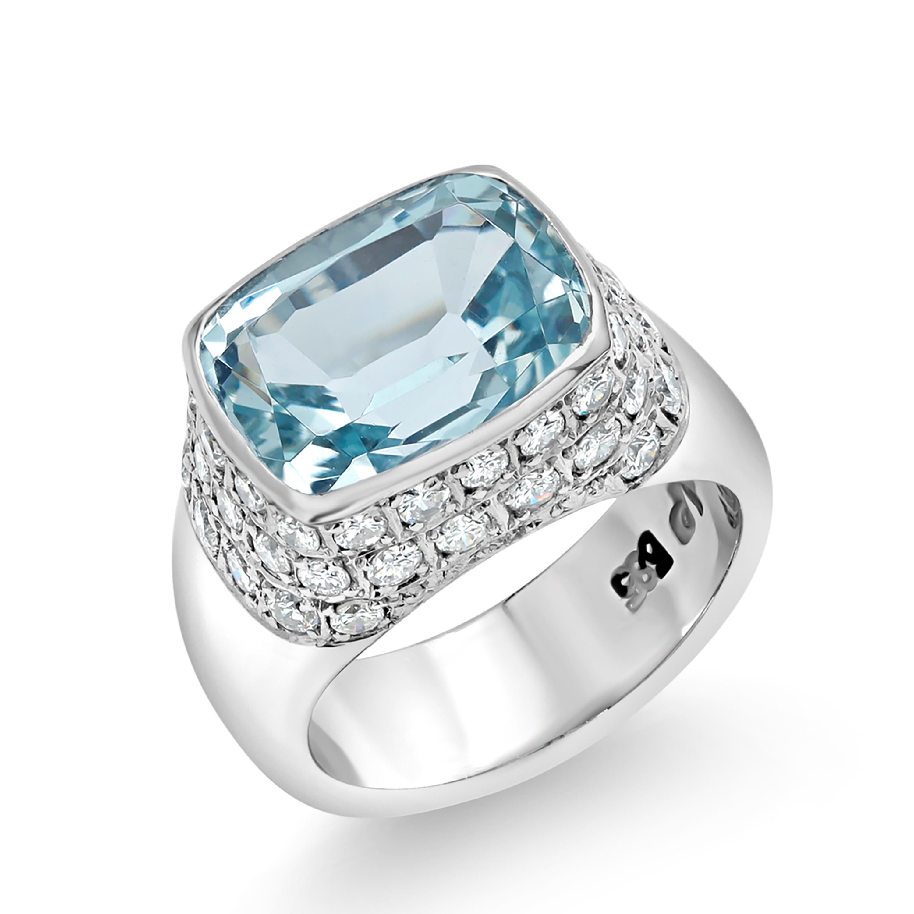 Cushion Shaped Aquamarine and Diamond White Gold Raised Shank Cocktail Ring In Good Condition In New York, NY
