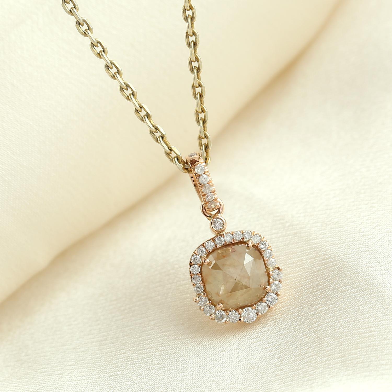 Artisan Pendentif en or 18 carats avec diamants en forme de coussin en vente