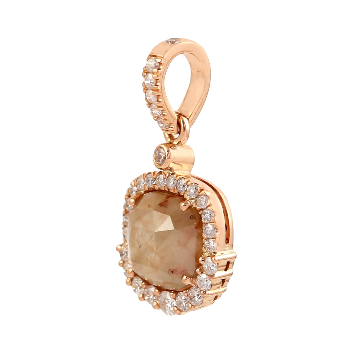 Taille mixte Pendentif en or 18 carats avec diamants en forme de coussin en vente