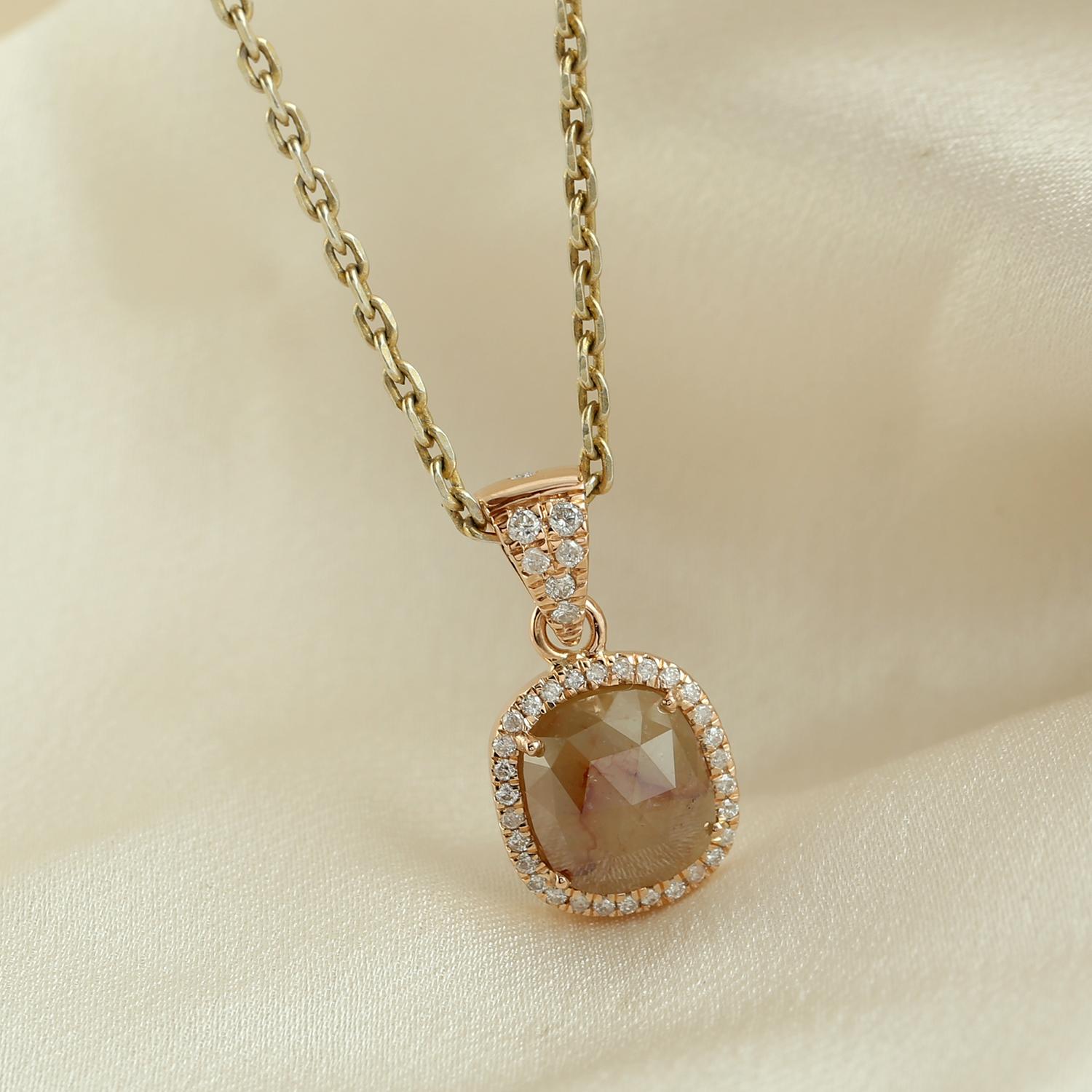 Artigiano Ciondolo con diamante di ghiaccio a forma di cuscino realizzato in oro rosa 18 carati in vendita