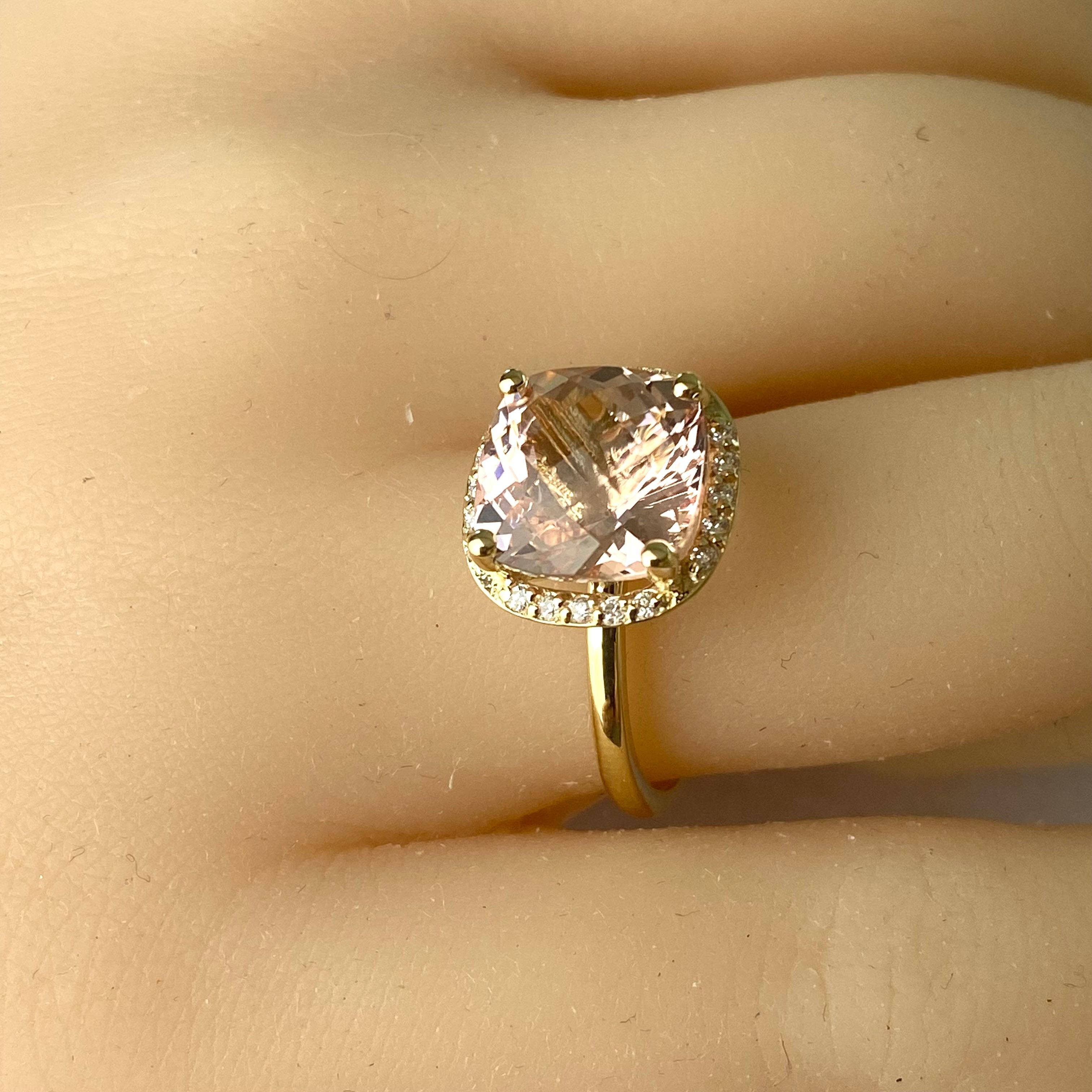 Cushion-Shaped Morganite Diamond 4.50 Carat Yellow Gold Halo Setting Ring  For Sale 6