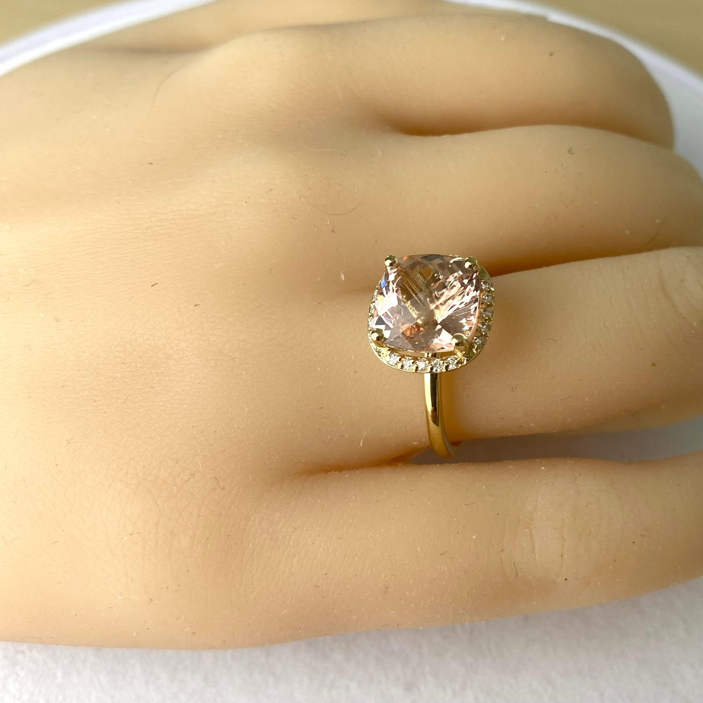 Contemporary Cushion-Shaped Morganite Diamond 4.50 Carat Yellow Gold Halo Setting Ring  For Sale
