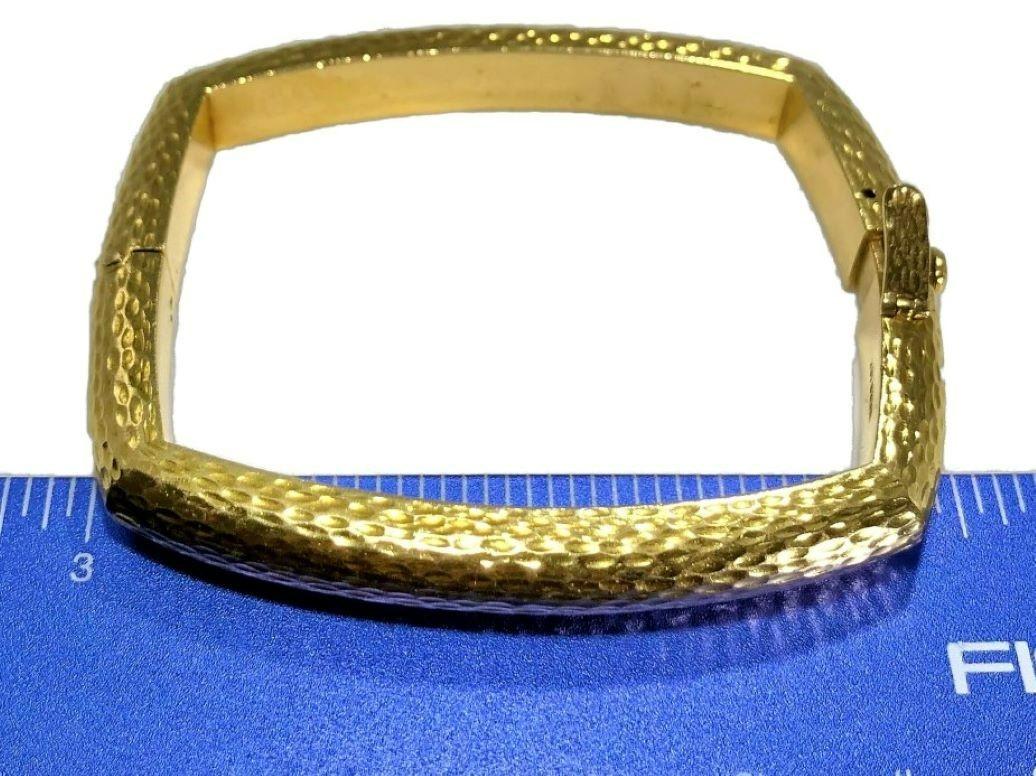 Cushion Shaped Pair of Vintage David Webb 18K Gold Bark Finish Bangle Bracelets 1