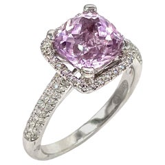 Bague en or blanc 18 carats en forme de coussin en kunzite rose lavande avec diamants ronds