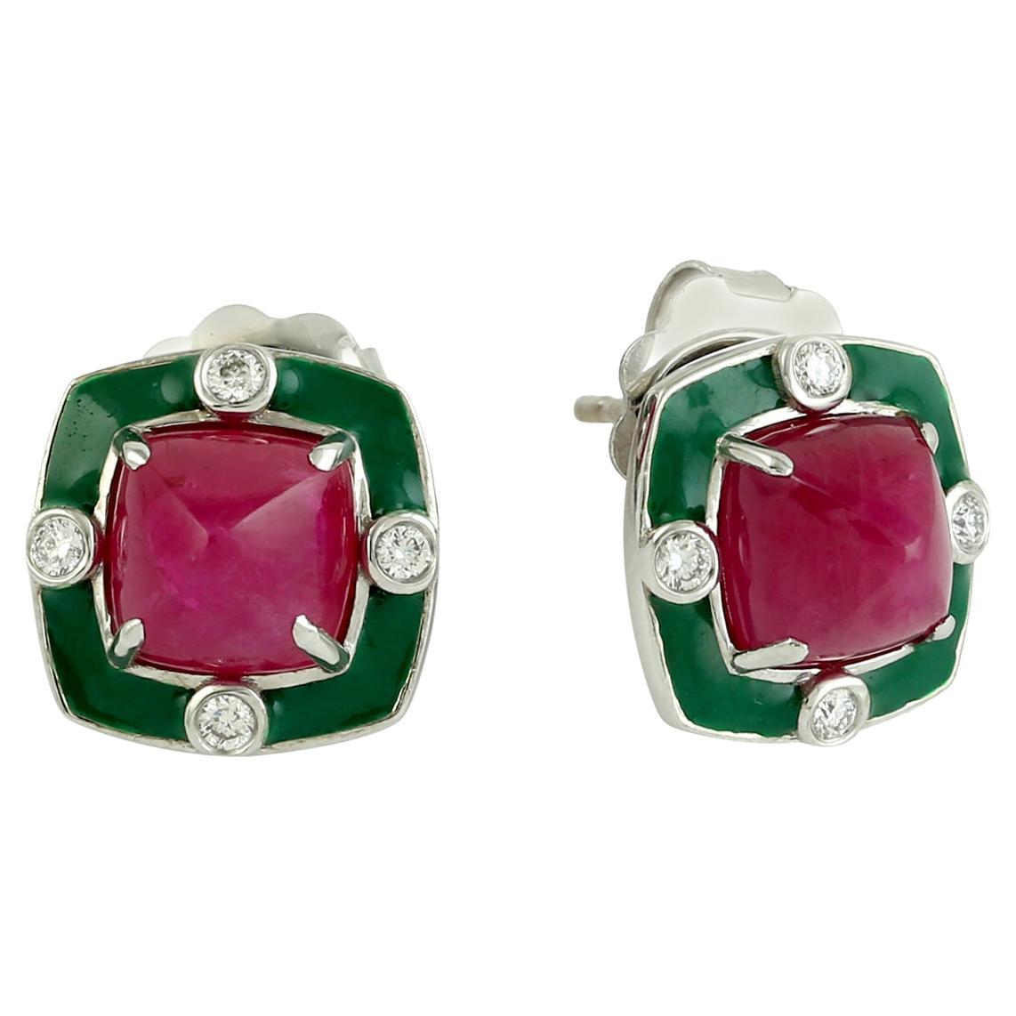 Borchie minimal a forma di cuscino di rubino con smalto verde e diamanti in oro 18k