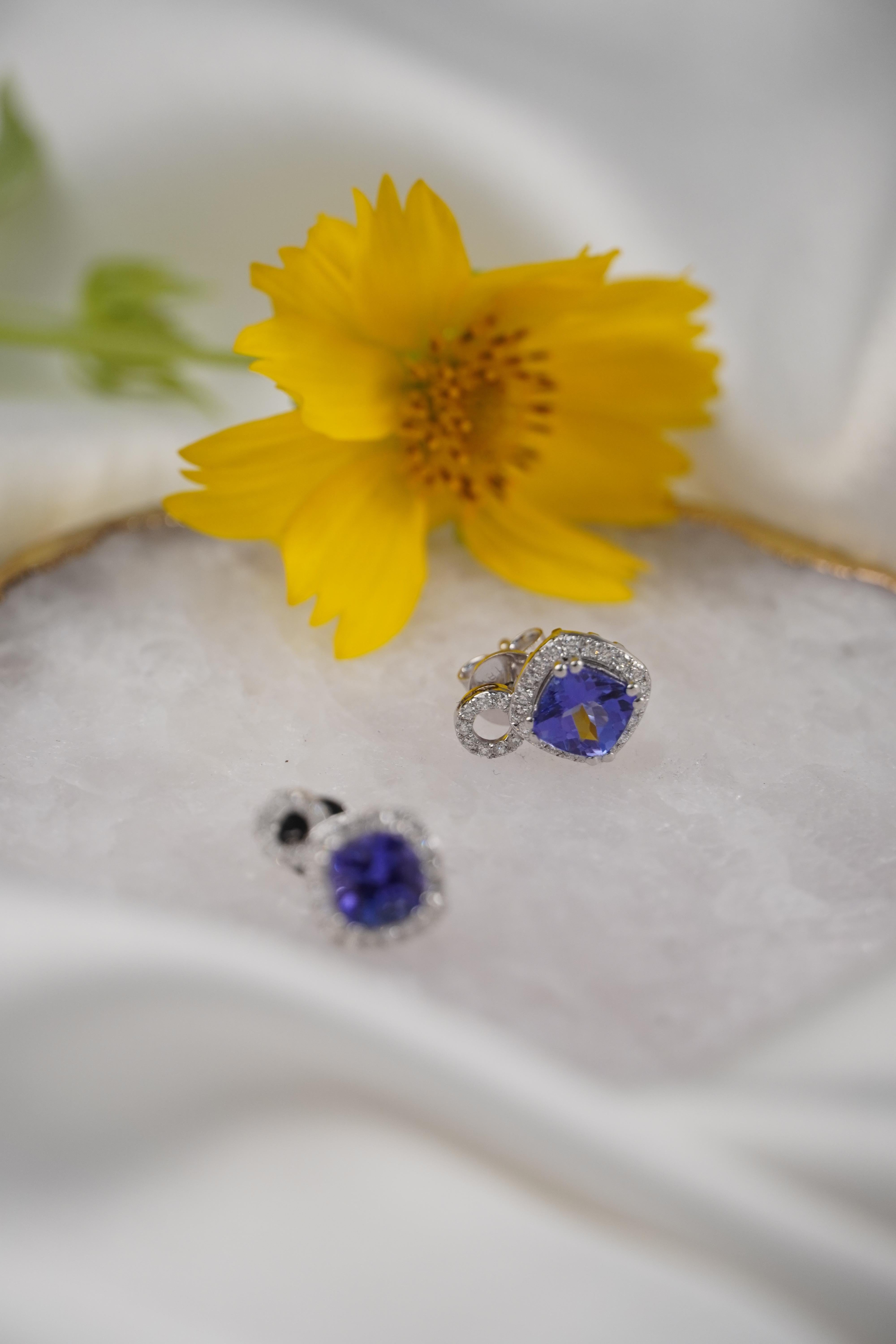 Cushion Shaped Tanzanite Stud Earrings with Diamonds in 18K White Gold In New Condition For Sale In Houston, TX