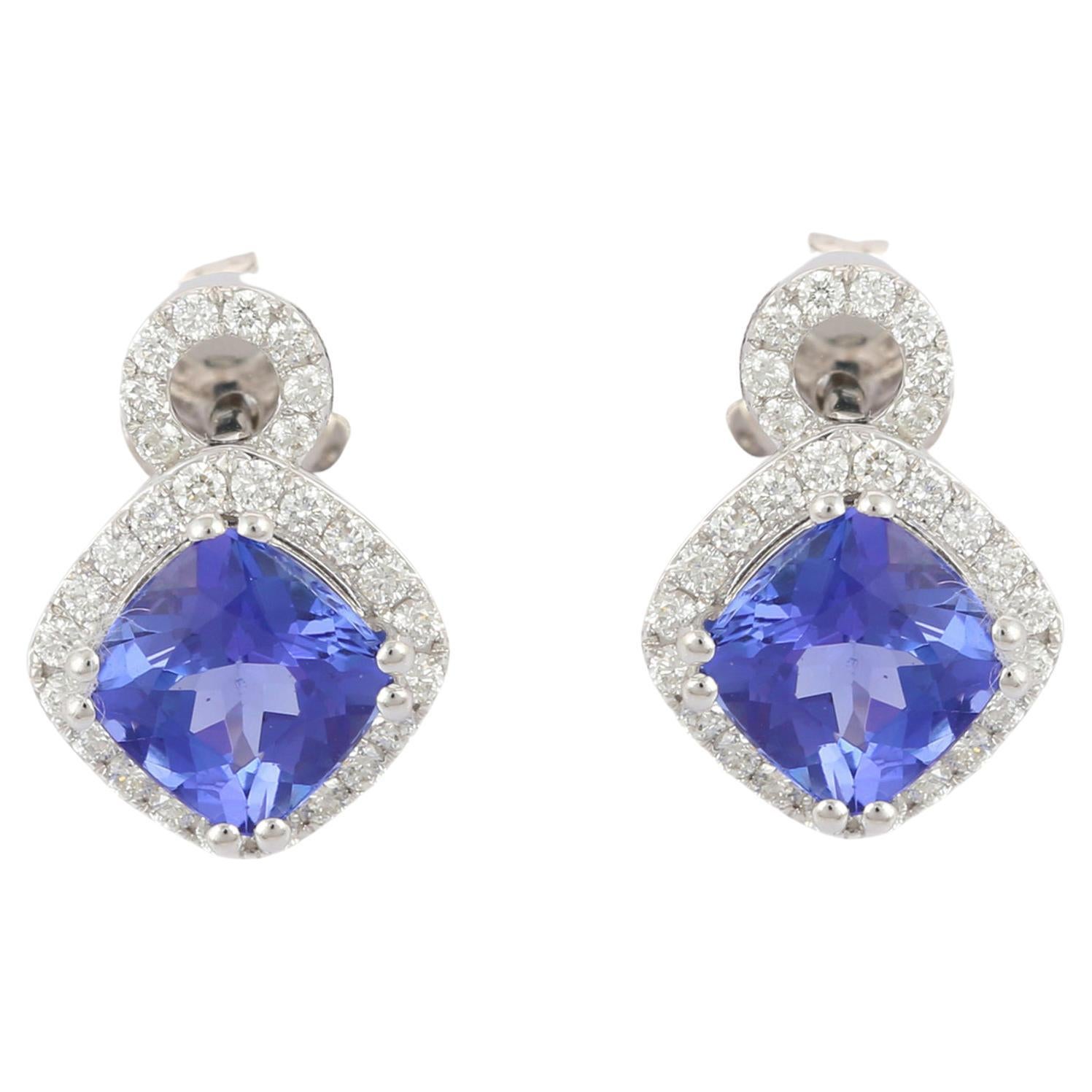 Clous d'oreilles en or blanc 18 carats avec tanzanite en forme de coussin et diamants