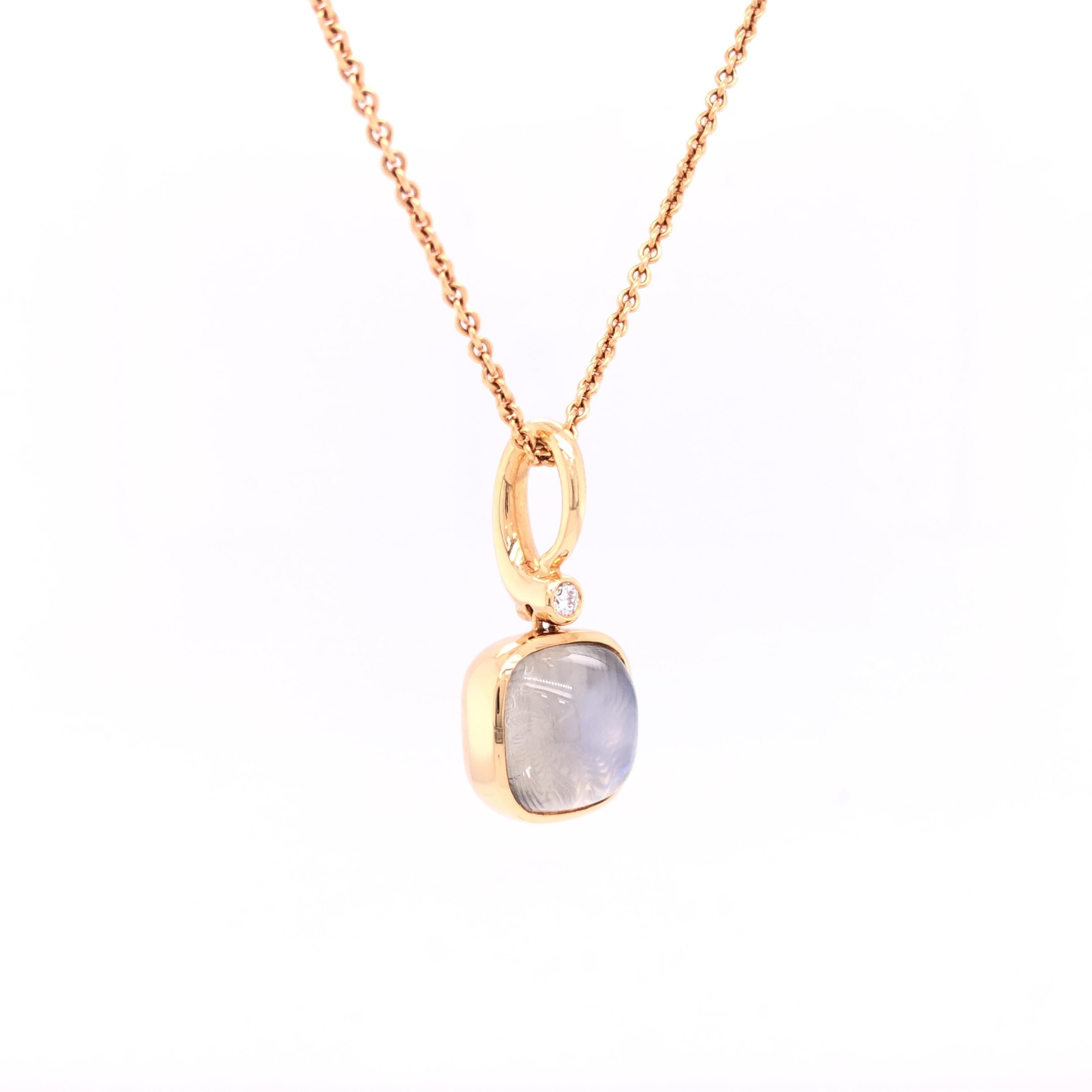 Pendentif en or rose 18 carats avec pierre de lune guillochée blanche en forme de coussin de 0,04 carat Pour femmes en vente