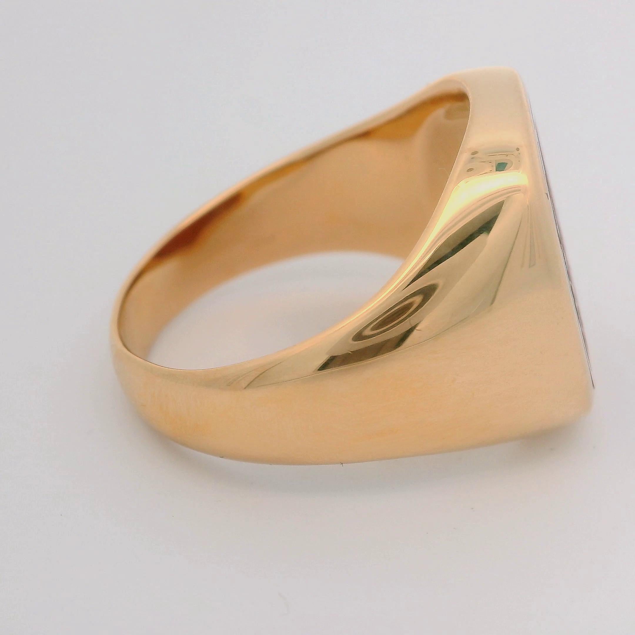 Contemporary Cushion Signet Ring, 18K Rose Gold , Carnelian 15.4 x 13.8 mm with Engraving For Sale