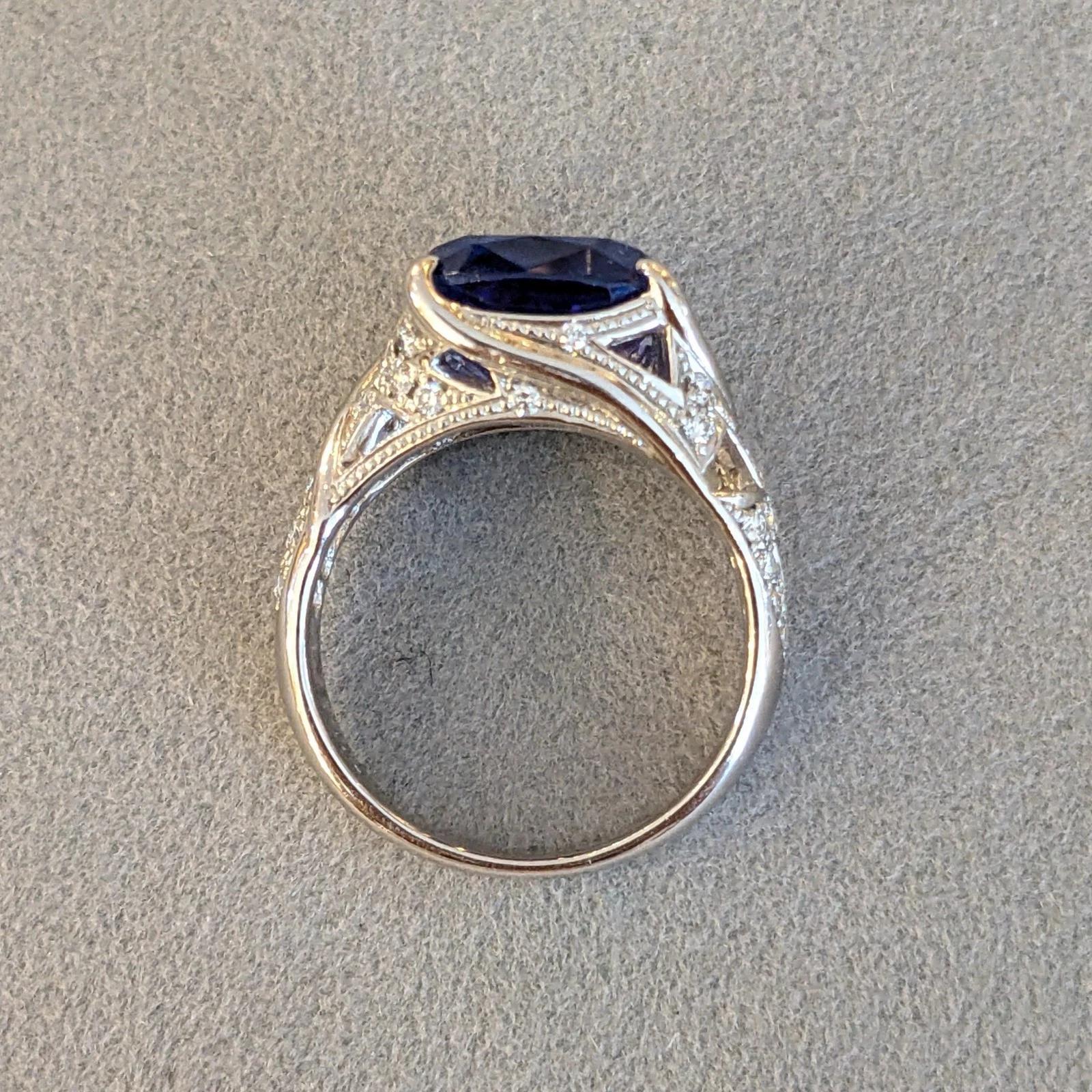 Kissen Tansanit 6,01 ct und Diamant Ring in Platin im Angebot 3