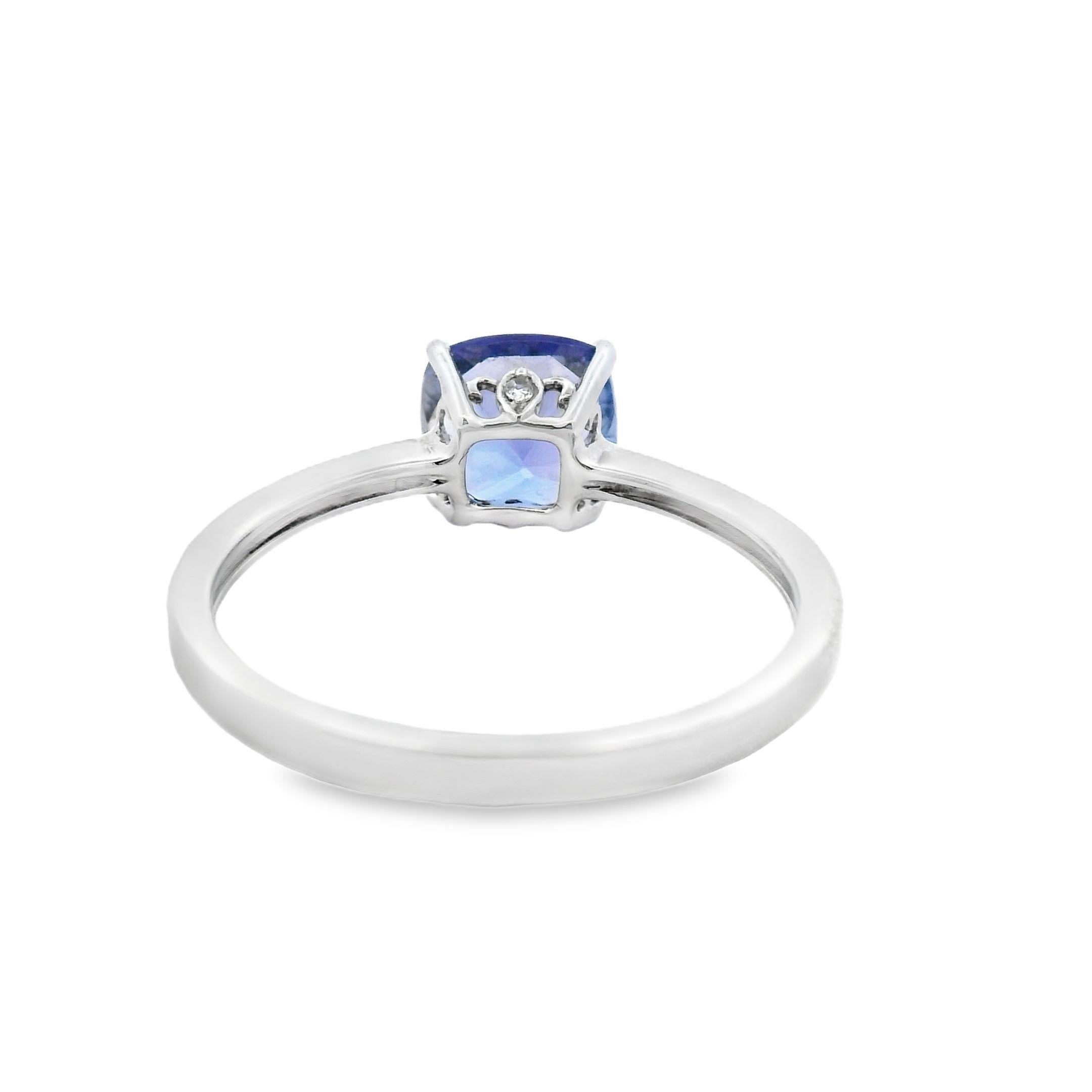 Kissen Tansanit und Diamant Ring 1,60ct in 14K Weißgold Größe 7 (Kissenschliff) im Angebot