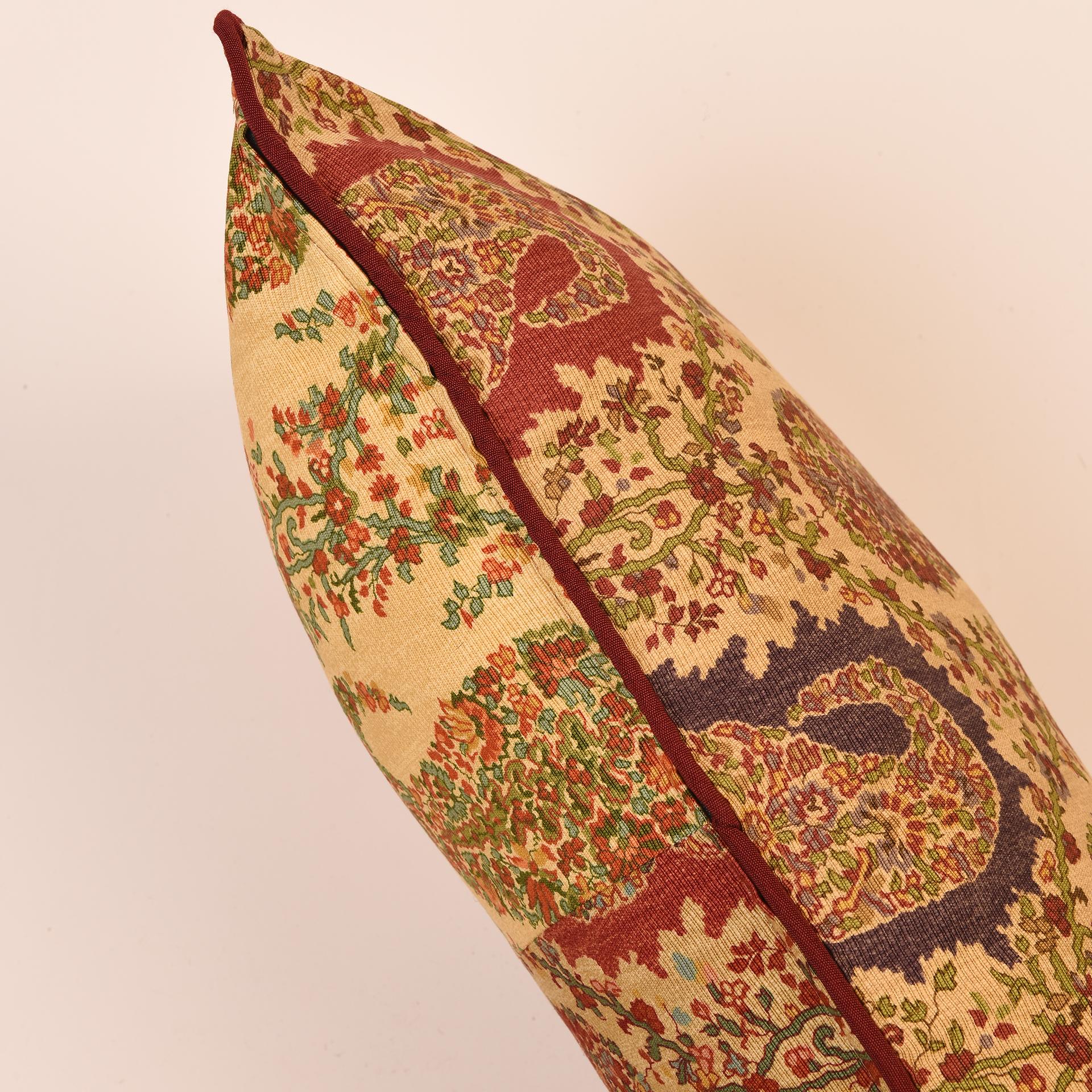 XXI secolo e contemporaneo Cuscino con tessuto Paisley in vendita