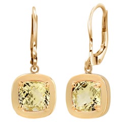 Boucles d'oreilles à levier en or jaune et béryl jaune coussin de 5,80 carats avec lunette de 1,15 pouce