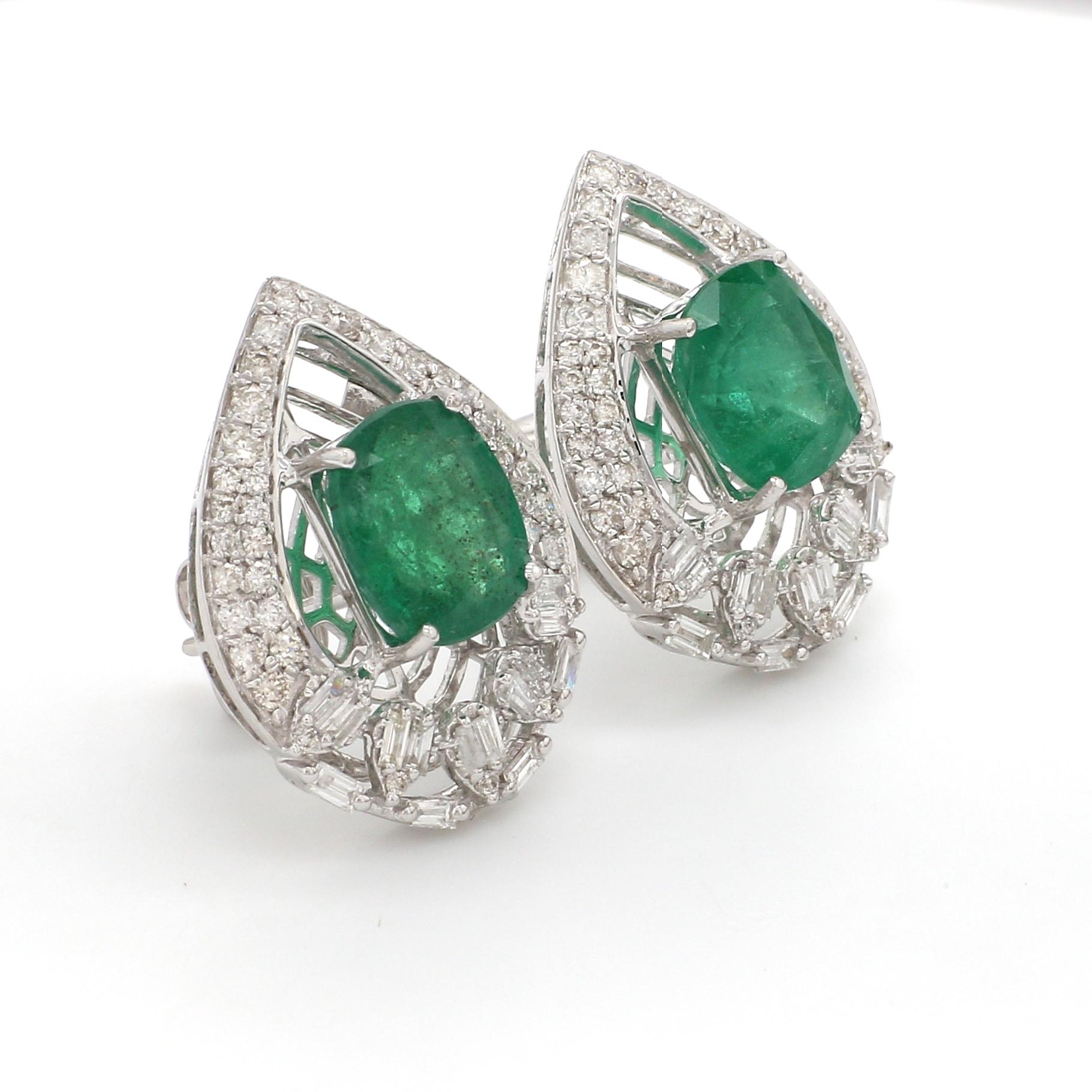 Modern Cushion Natural Emerald Gemstone Fine Stud Earrings Diamond 18 Karat White Gold For Sale