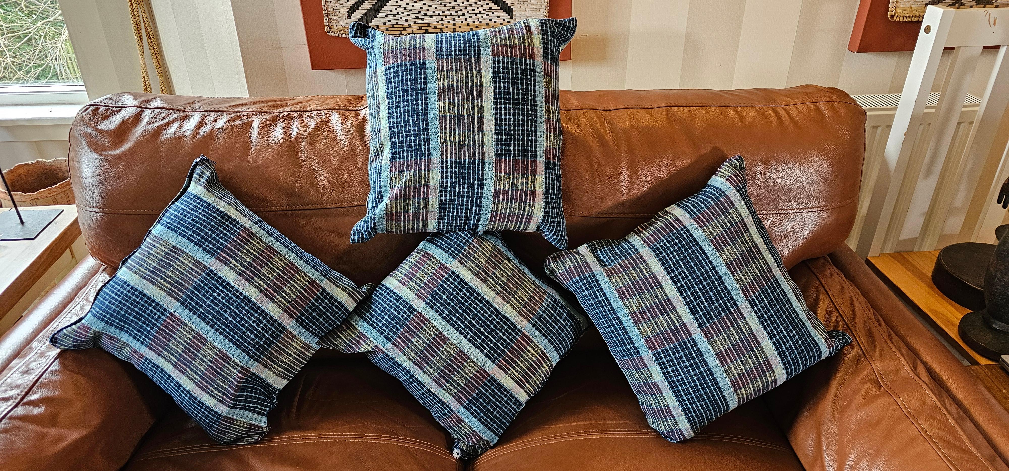 Cuscini tessuti con tessuto Yoruba in vendita 1