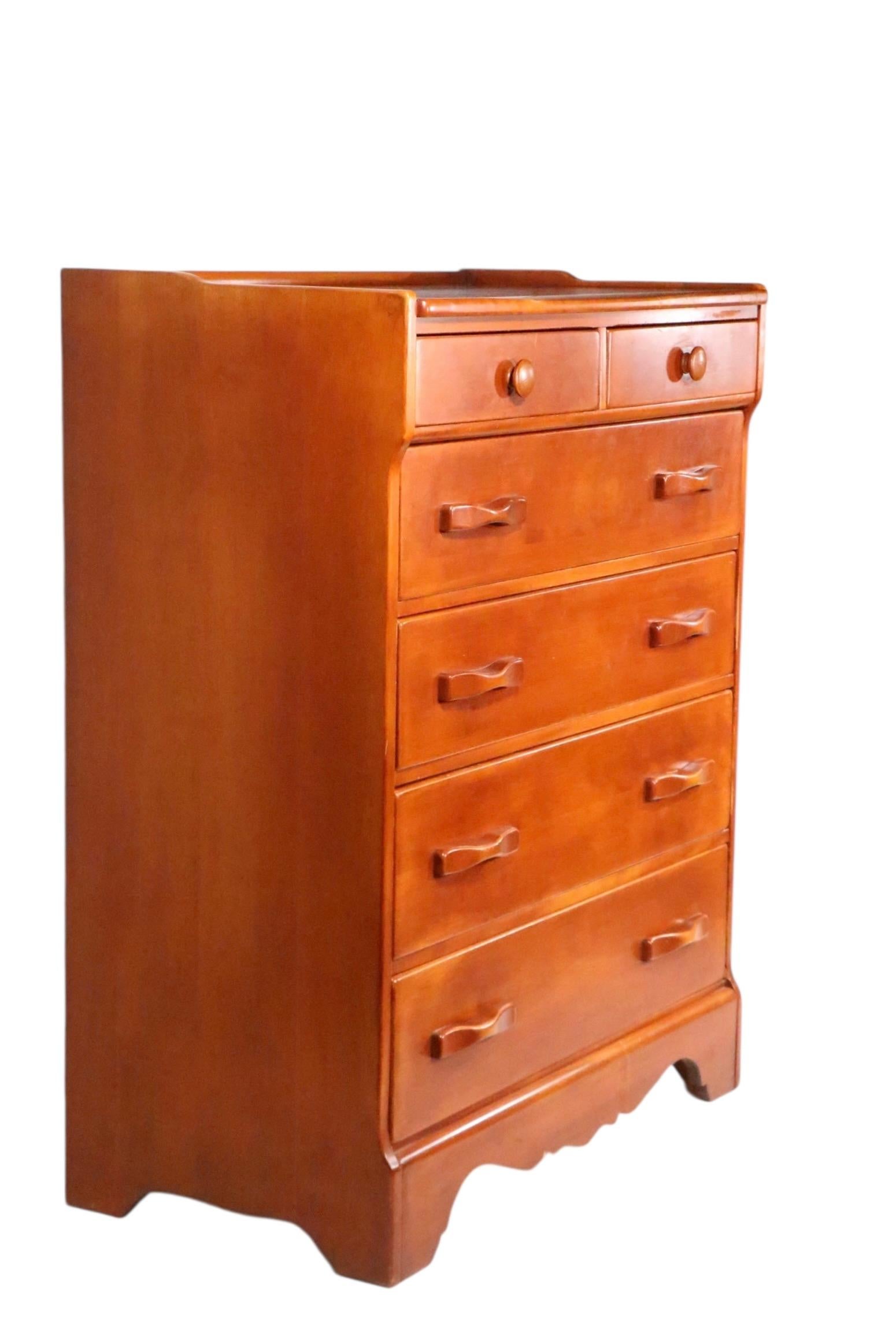 XX secolo Cassettiera a sei cassetti Bar Harbor Colonial Creations modello 5454 in vendita
