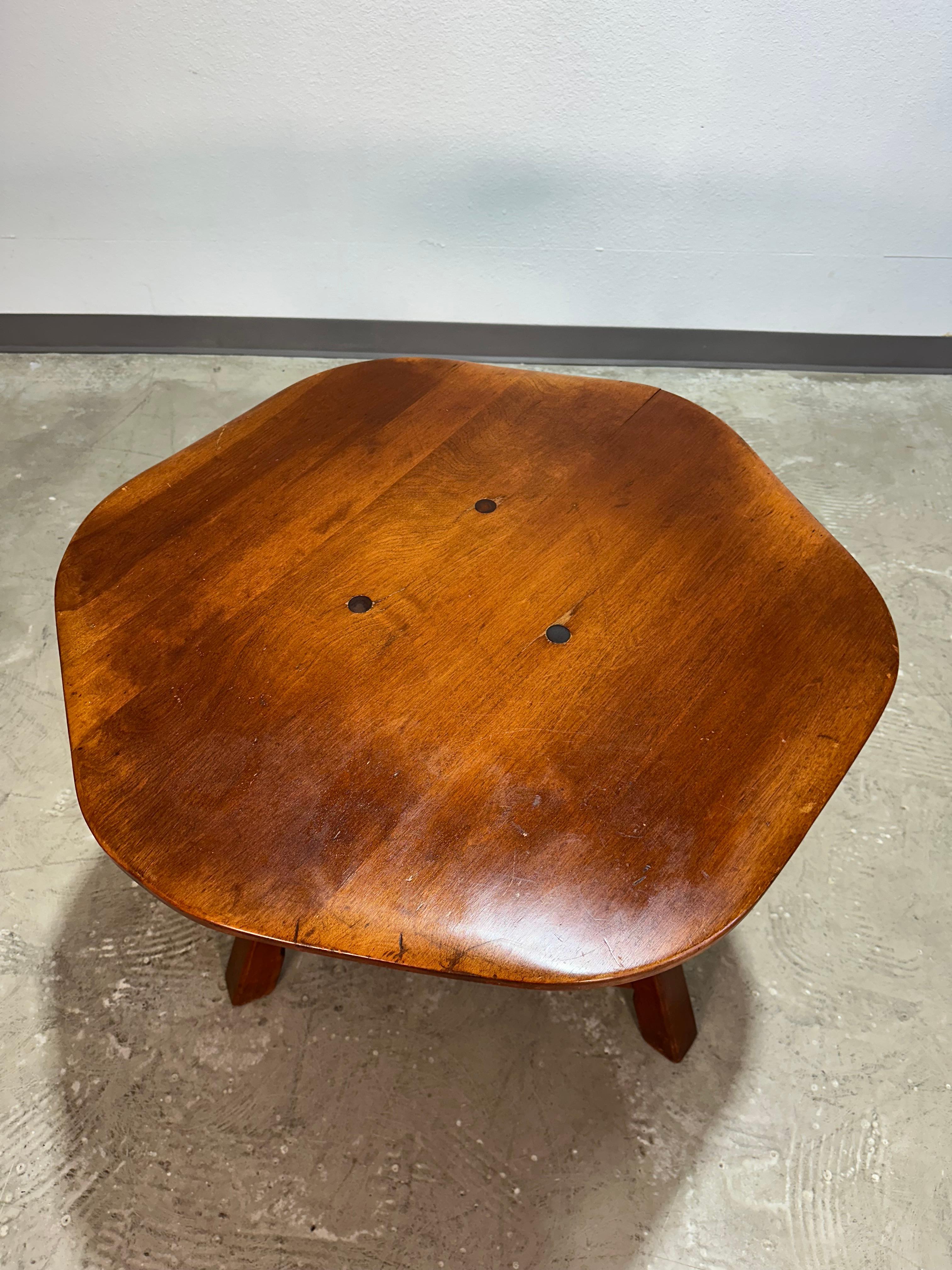 Cushman Colonial Rustic Primitive Maple Occasional Table For Sale 4