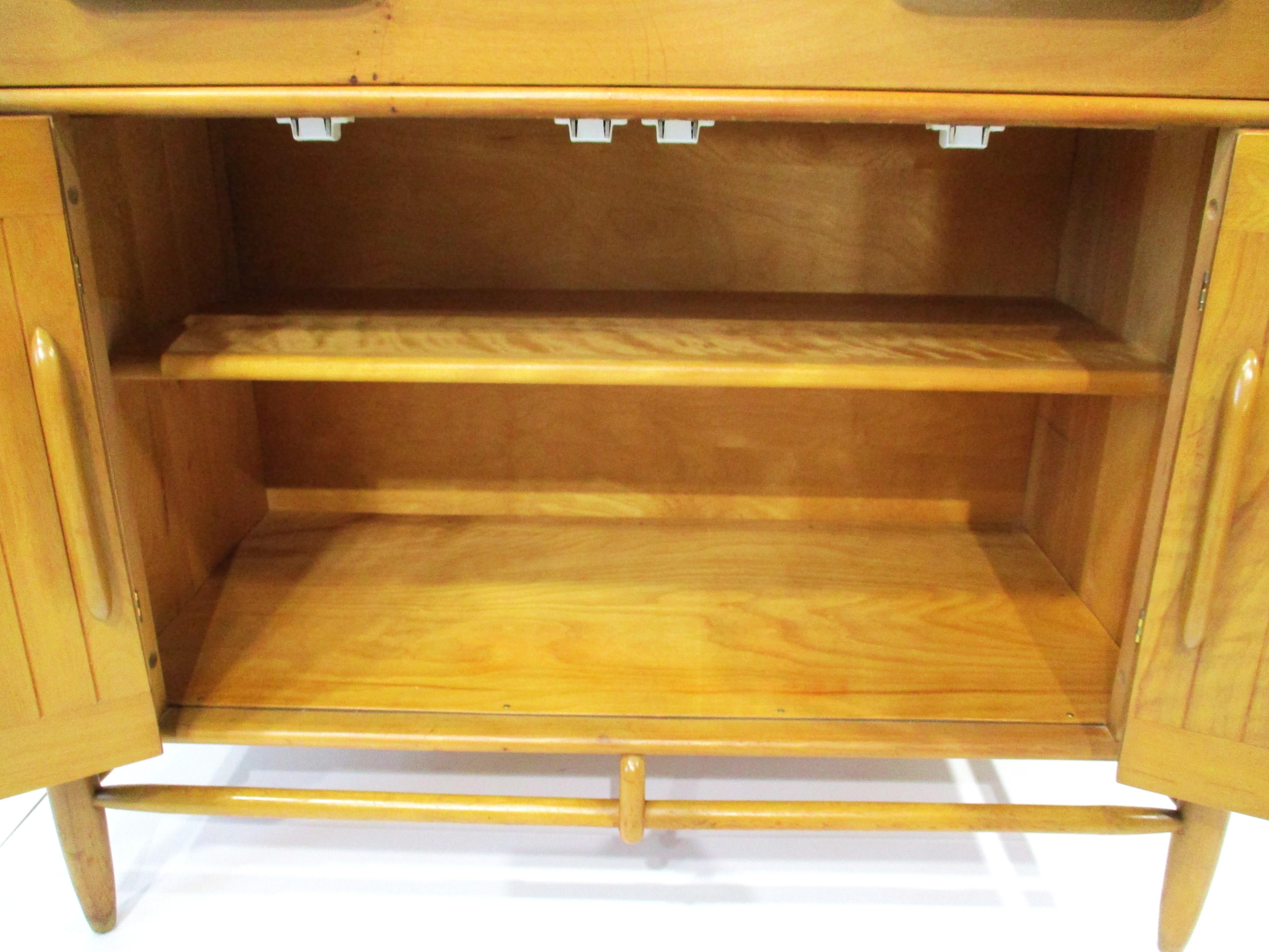 Cushman Contemporary Mid Century Sever / Cabinet For Sale 3