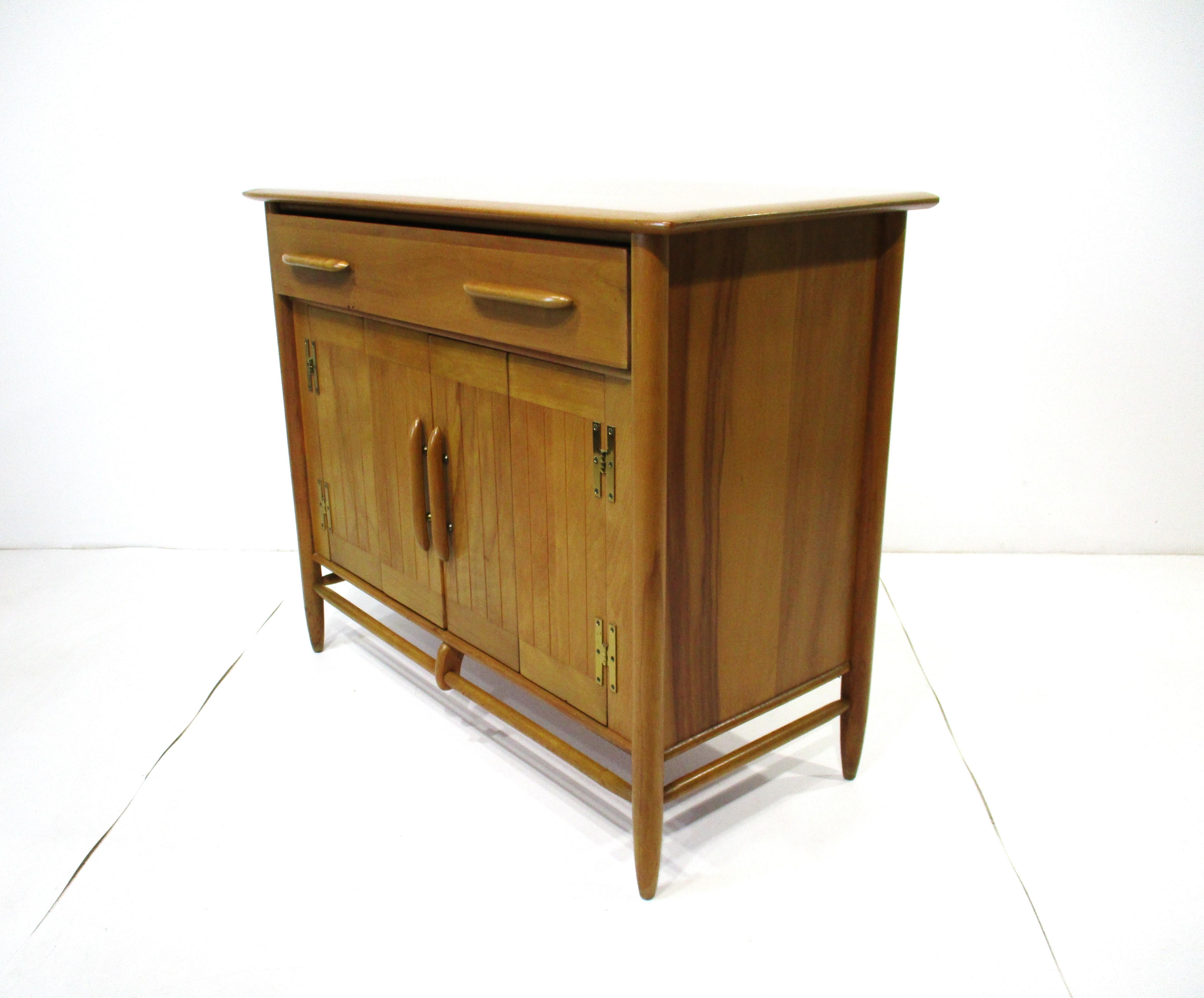 Cushman Contemporary Mid Century Sever / Cabinet For Sale 9