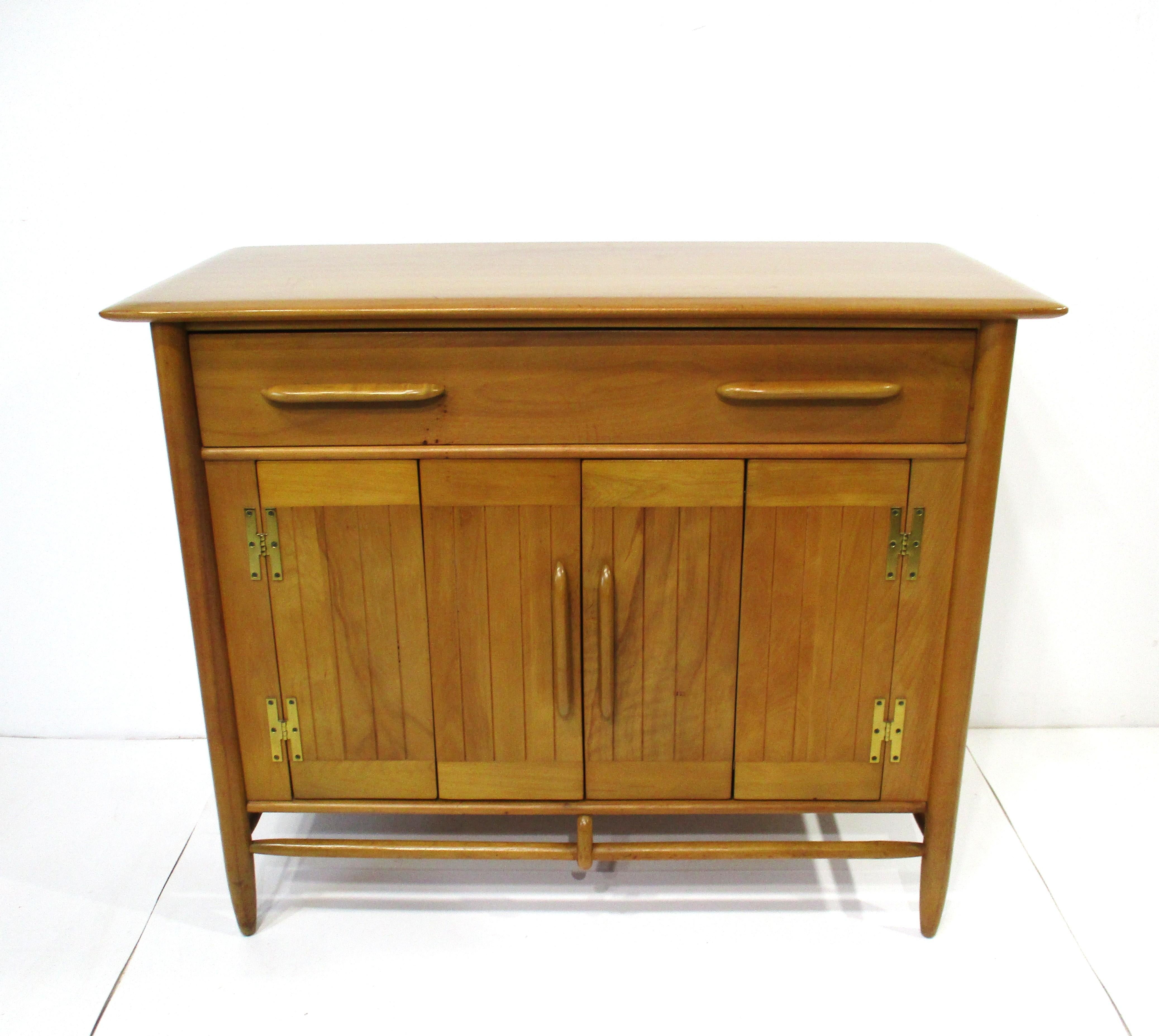 Cushman Contemporary Mid Century Sever / Cabinet For Sale 10