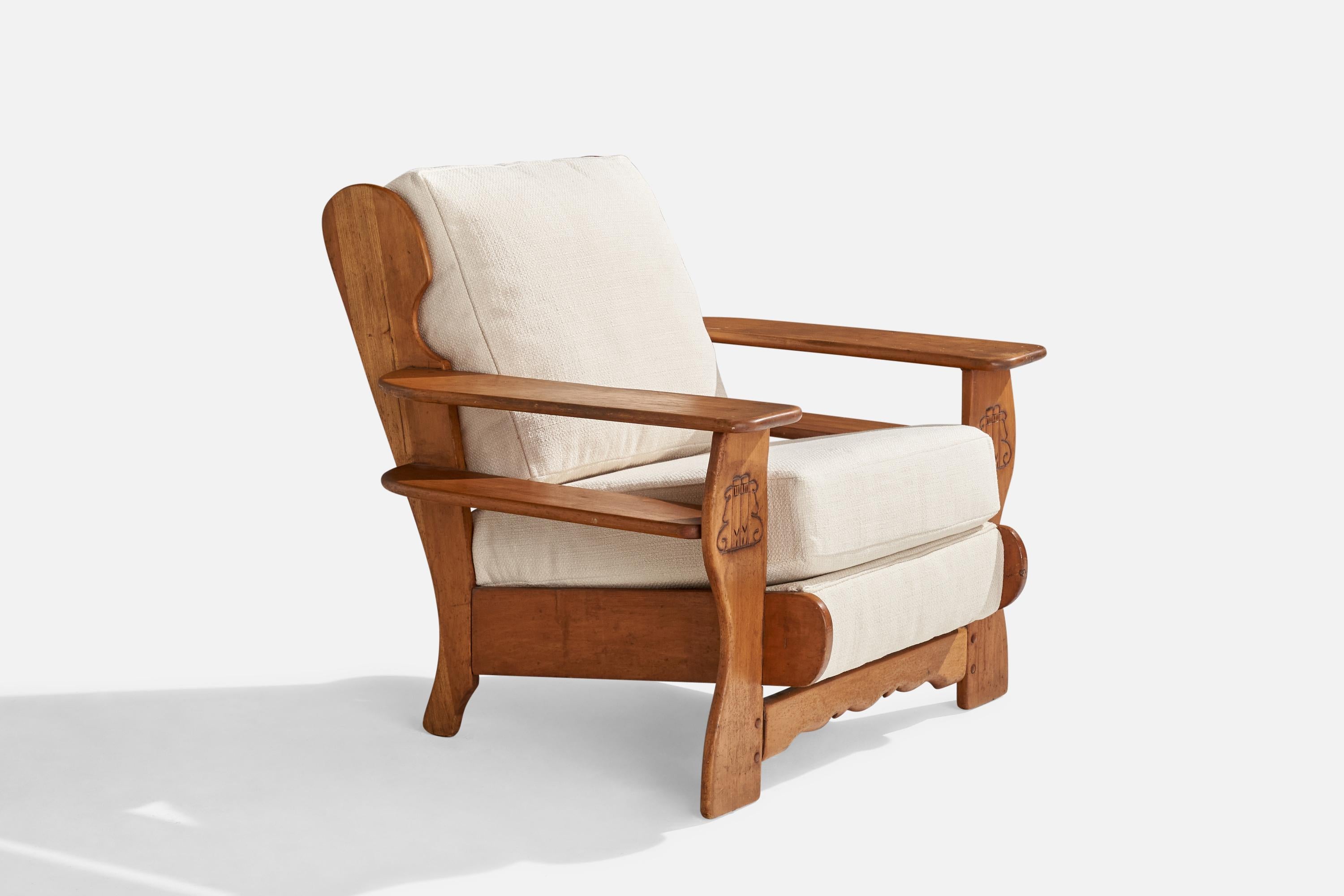 Sedia da salotto in Oak e tessuto bianco con dettagli intagliati attribuita a Cushman Furniture, Stati Uniti, anni '50 circa.

Altezza della seduta 18