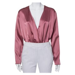 Tailleur corps en charmeuse de soie rose « Cushnie et Ochs », taille L