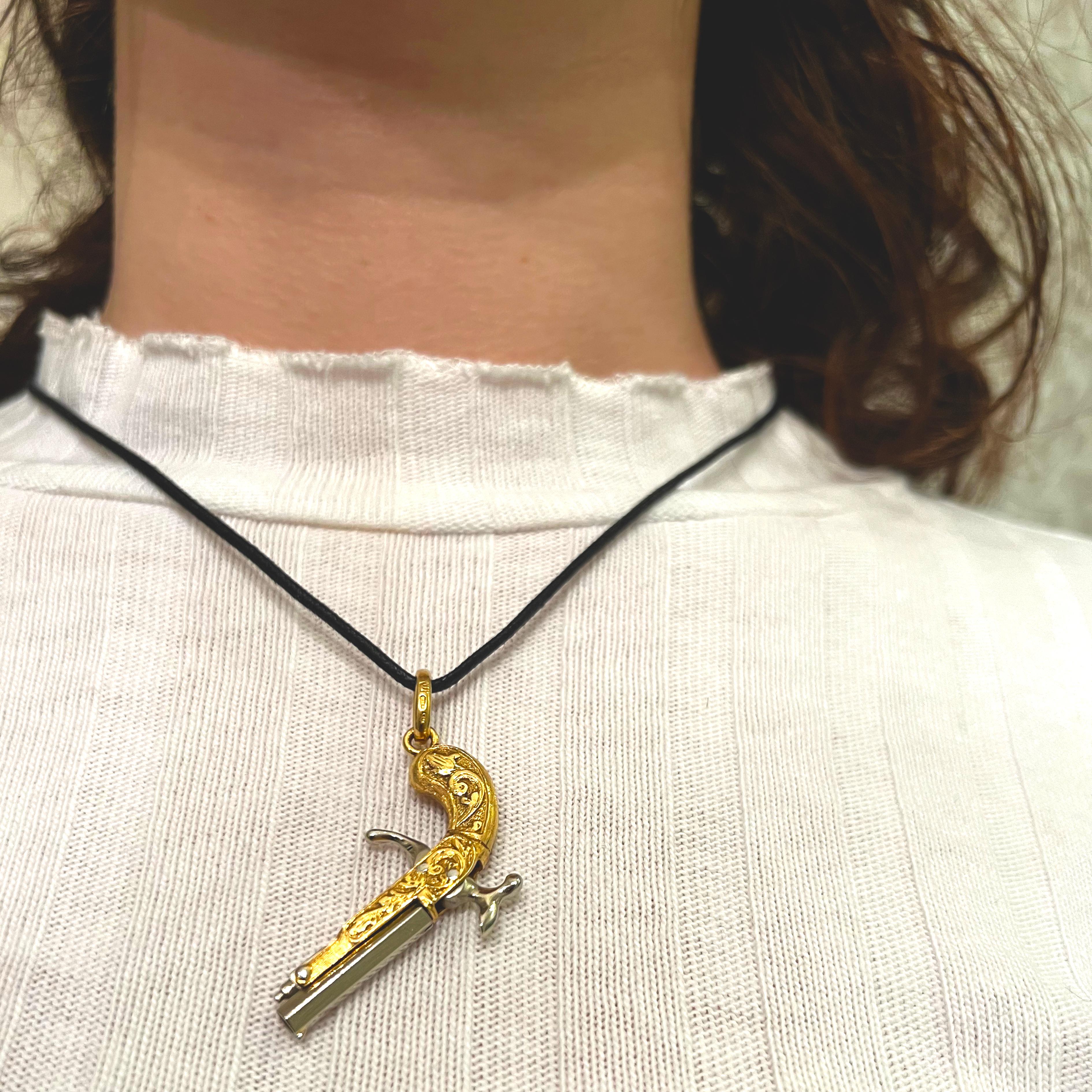 Cusi Milano Original 1960's 18 Karat Gold  Hand Engraved Gun Pendant 3