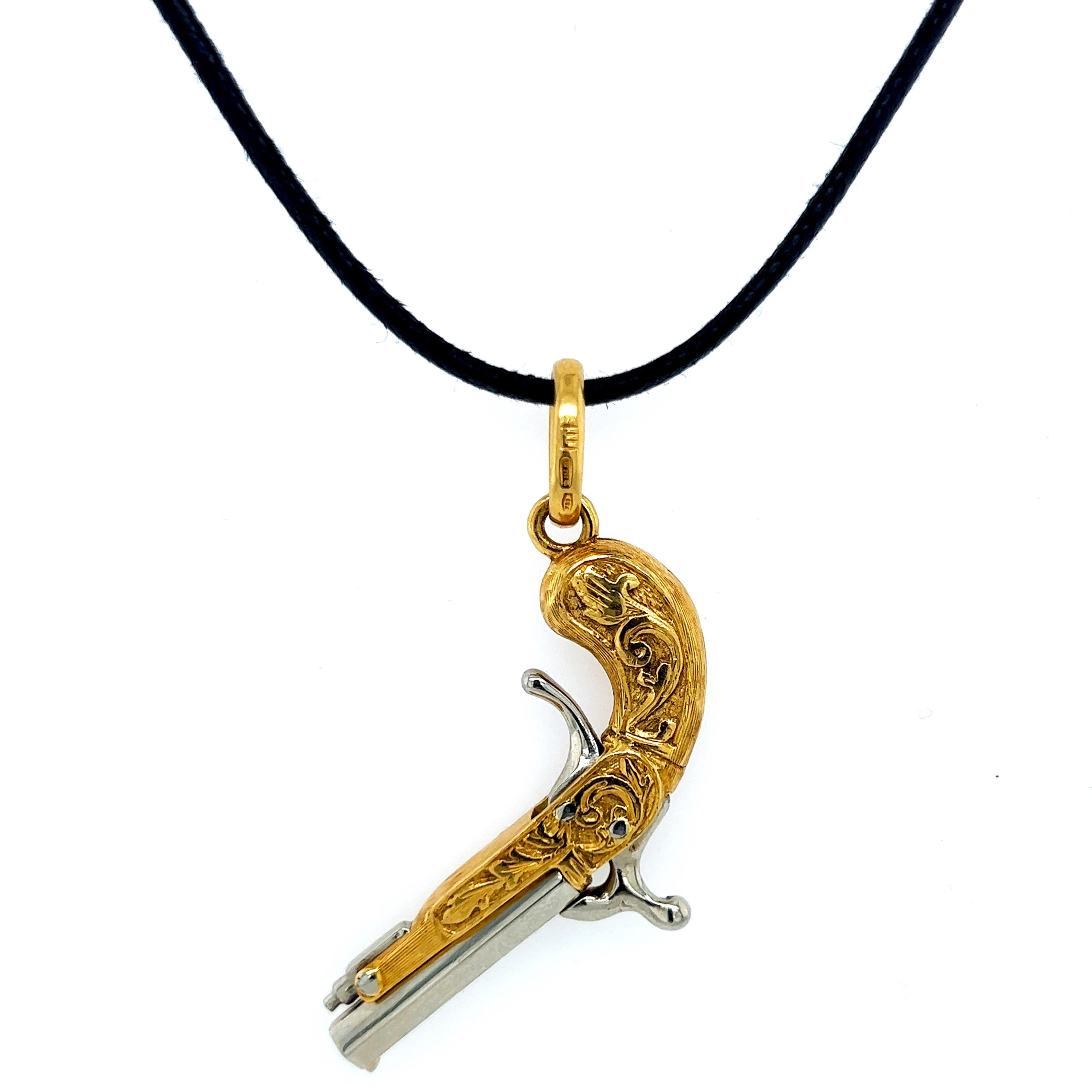 Women's or Men's Cusi Milano Original 1960's 18 Karat Gold  Hand Engraved Gun Pendant