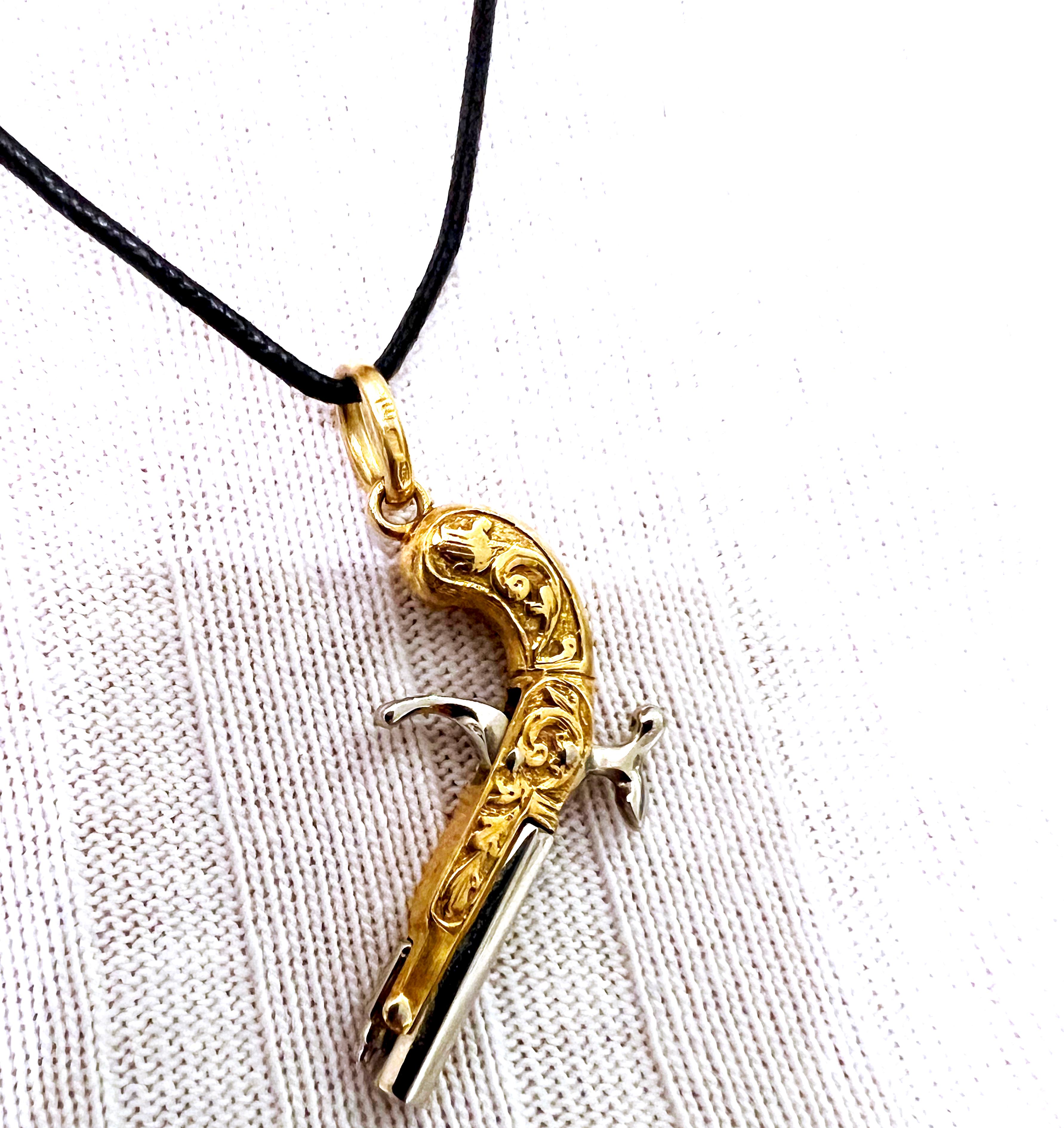 Cusi Milano Original 1960's 18 Karat Gold  Hand Engraved Gun Pendant 1