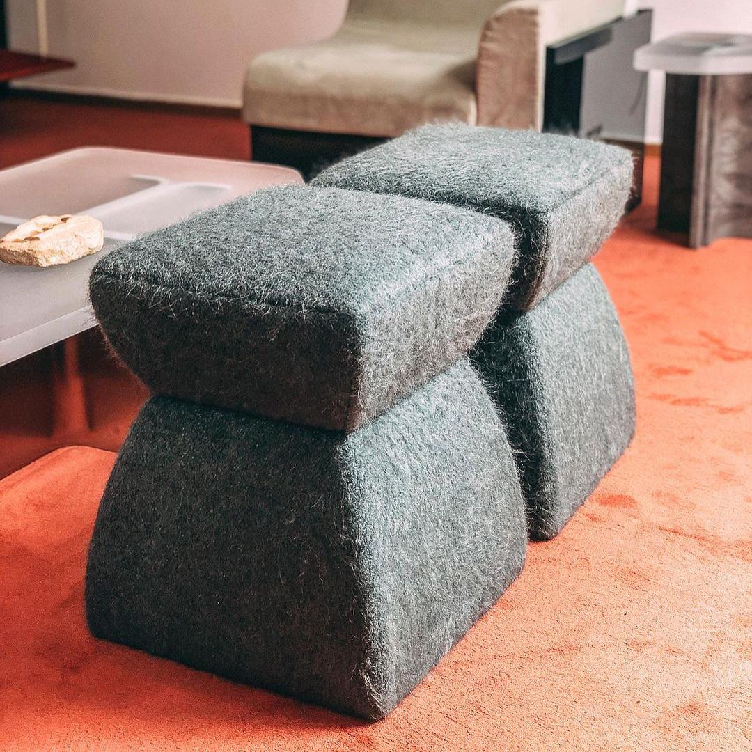 ‘Cusi’ Pouf in Olive Mohair For Sale 2