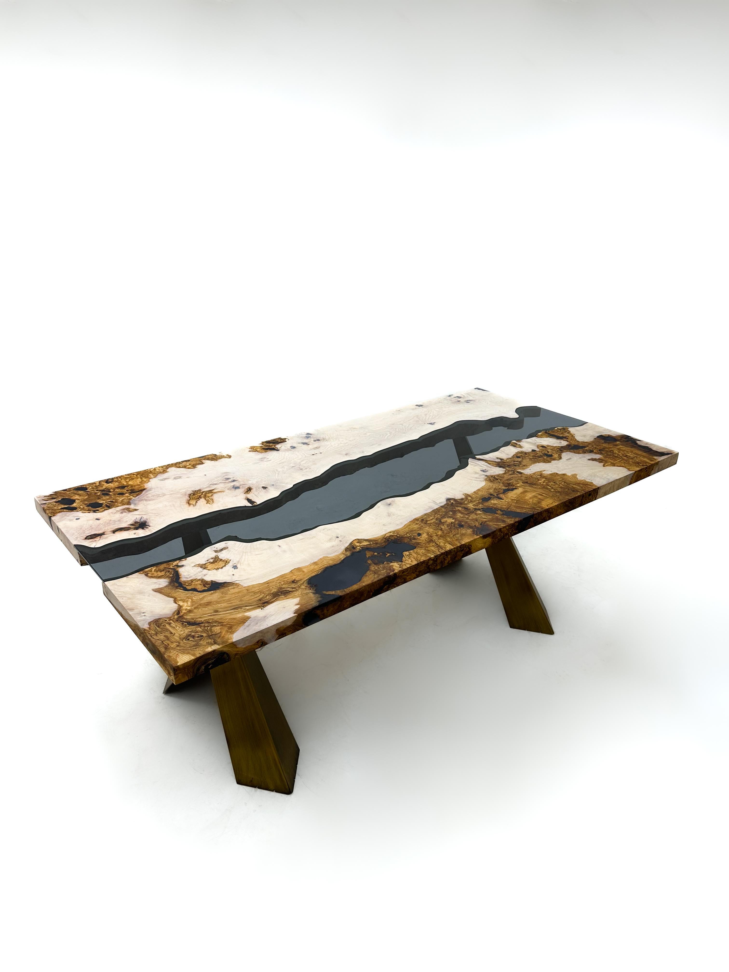 Arts and Crafts Tavolo River personalizzato in vetro naturale al 100% - Tavolo da pranzo personalizzato River Wood in vendita