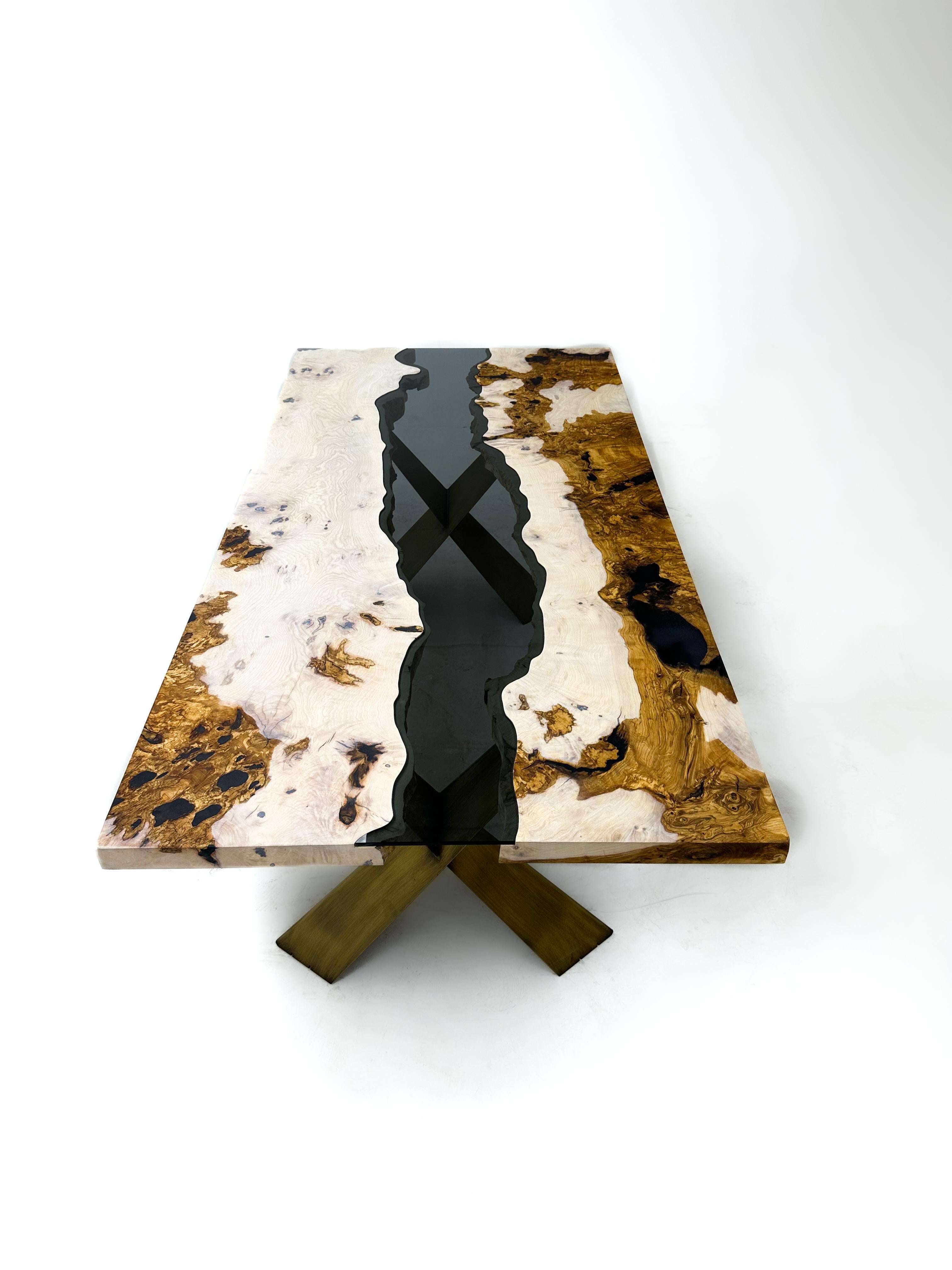 XXI secolo e contemporaneo Tavolo River personalizzato in vetro naturale al 100% - Tavolo da pranzo personalizzato River Wood in vendita