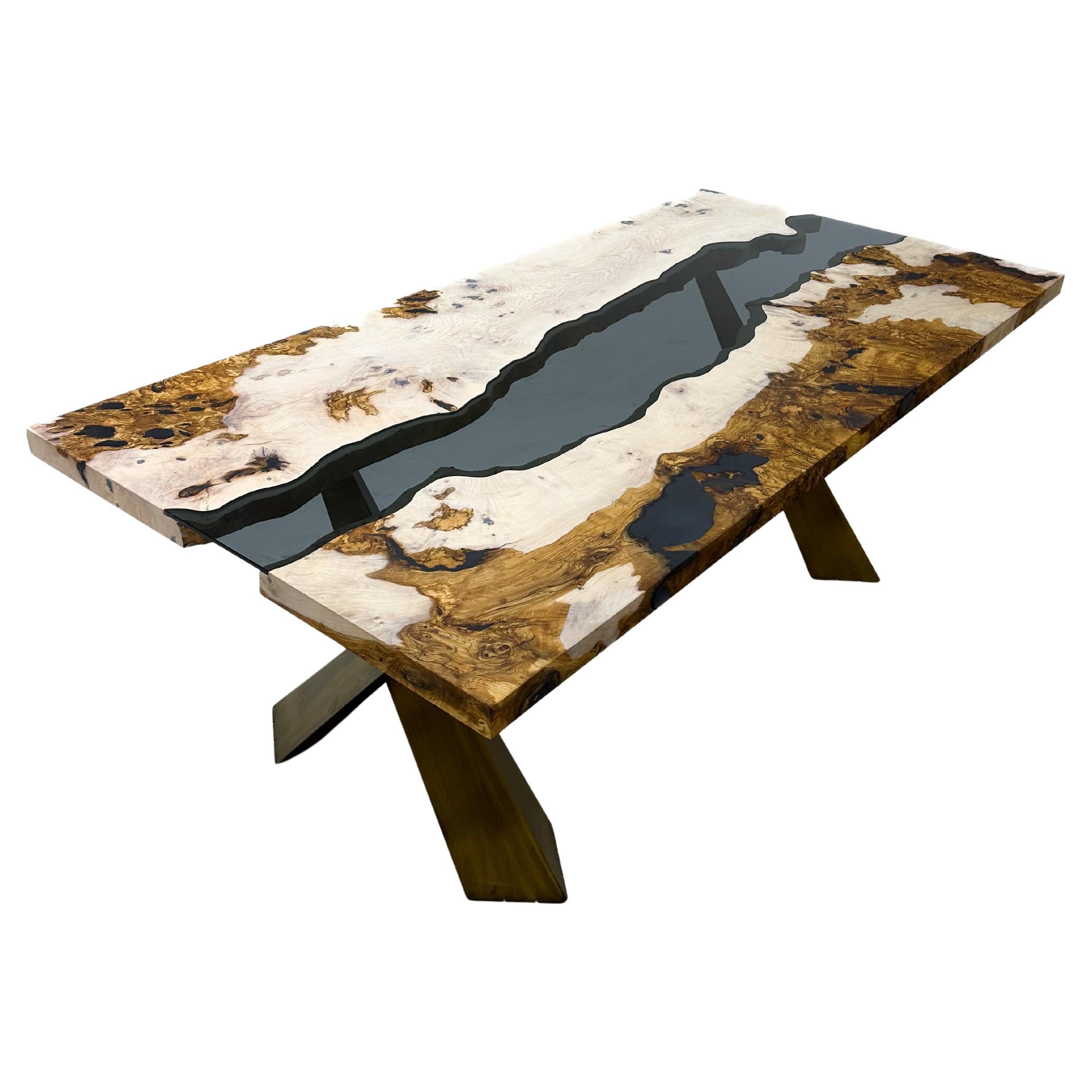 Tavolo da pranzo / tavolo da conferenza in legno di Wood River in vetro

Questo tavolo è realizzato con lastre di legno di frassino. Abbiamo unito l'epossidica nera trasparente con la struttura unica del noce nero.

Possiamo realizzare questo tavolo