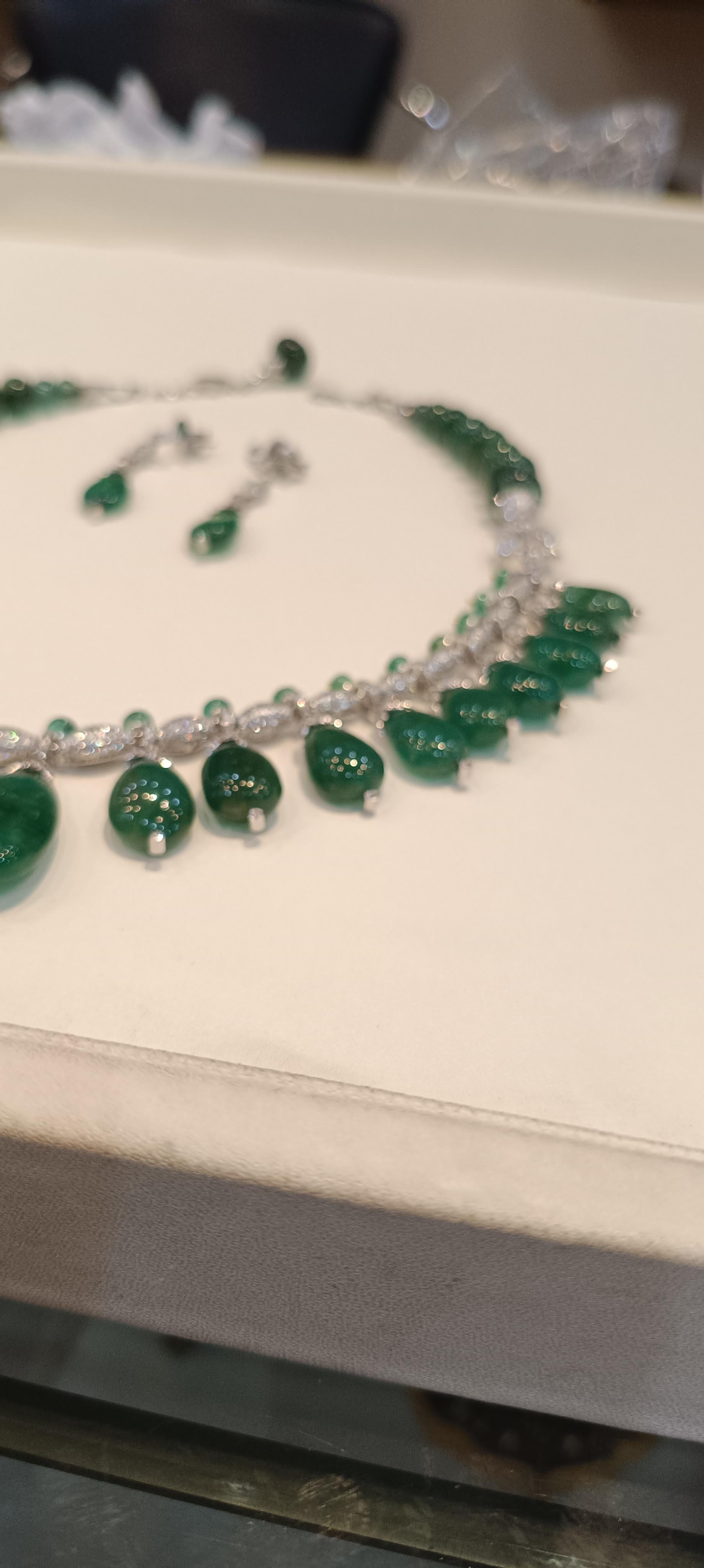 Collana personalizzata 14k Emerald Drop 297 carati smeraldo oro 14k 27gms Diamante 7,95 in vendita 6