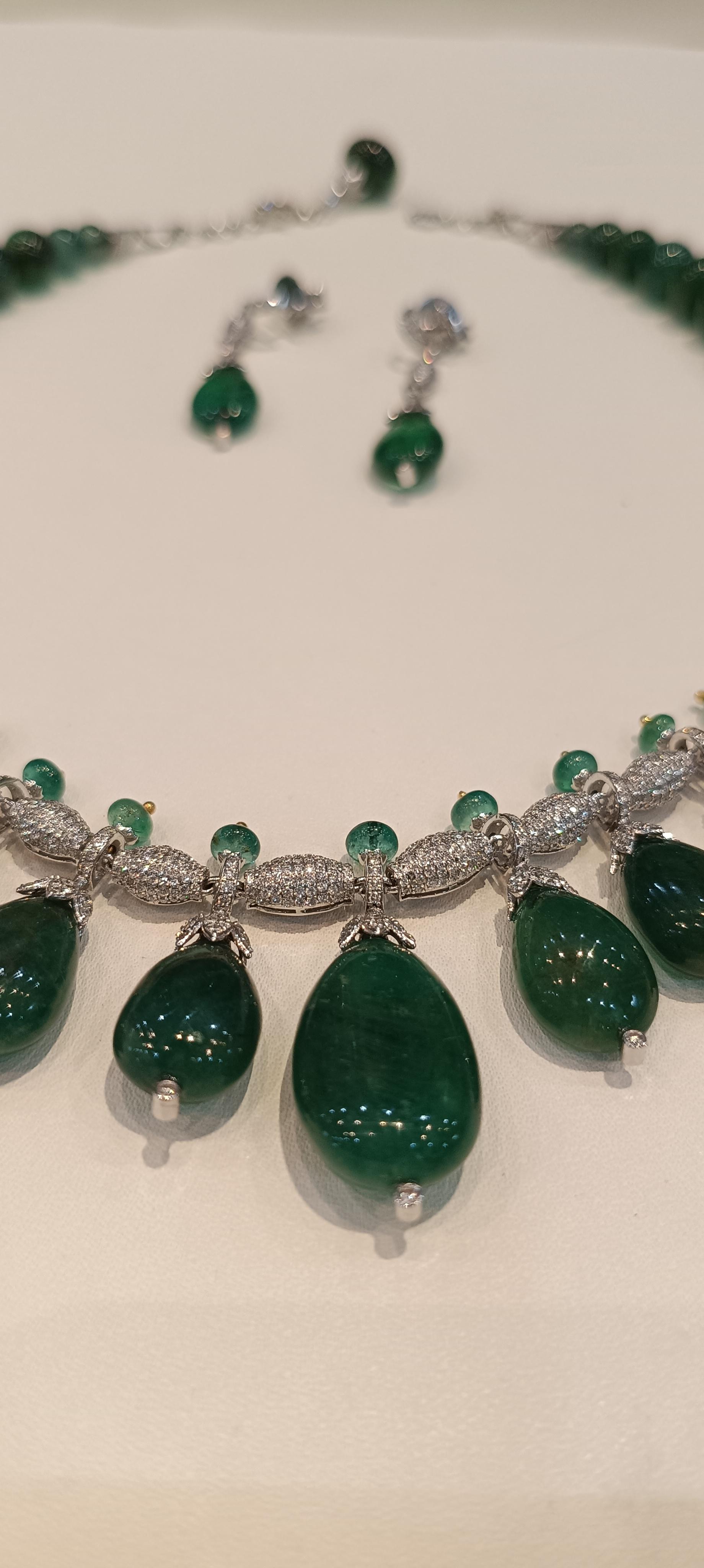 Collana personalizzata 14k Emerald Drop 297 carati smeraldo oro 14k 27gms Diamante 7,95 in vendita 10