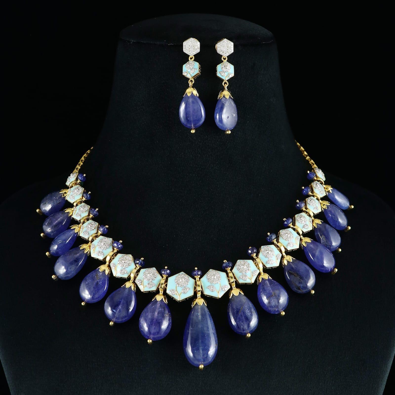 Collana personalizzata 14k Emerald Drop 297 carati smeraldo oro 14k 27gms Diamante 7,95 in vendita 14