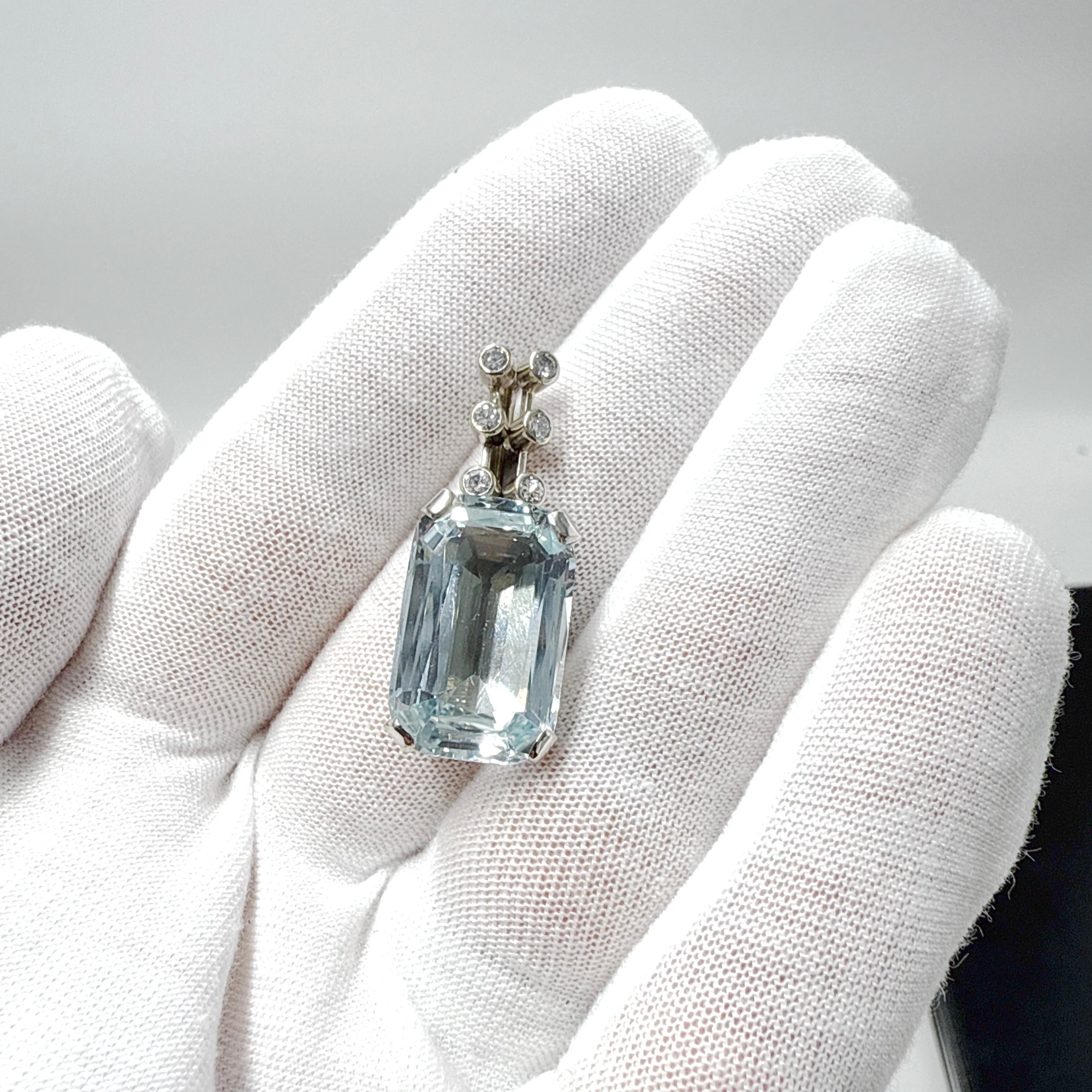 Custom 14K White Gold Aquamarine & Diamond Pendant 16.29TCW en venta 3