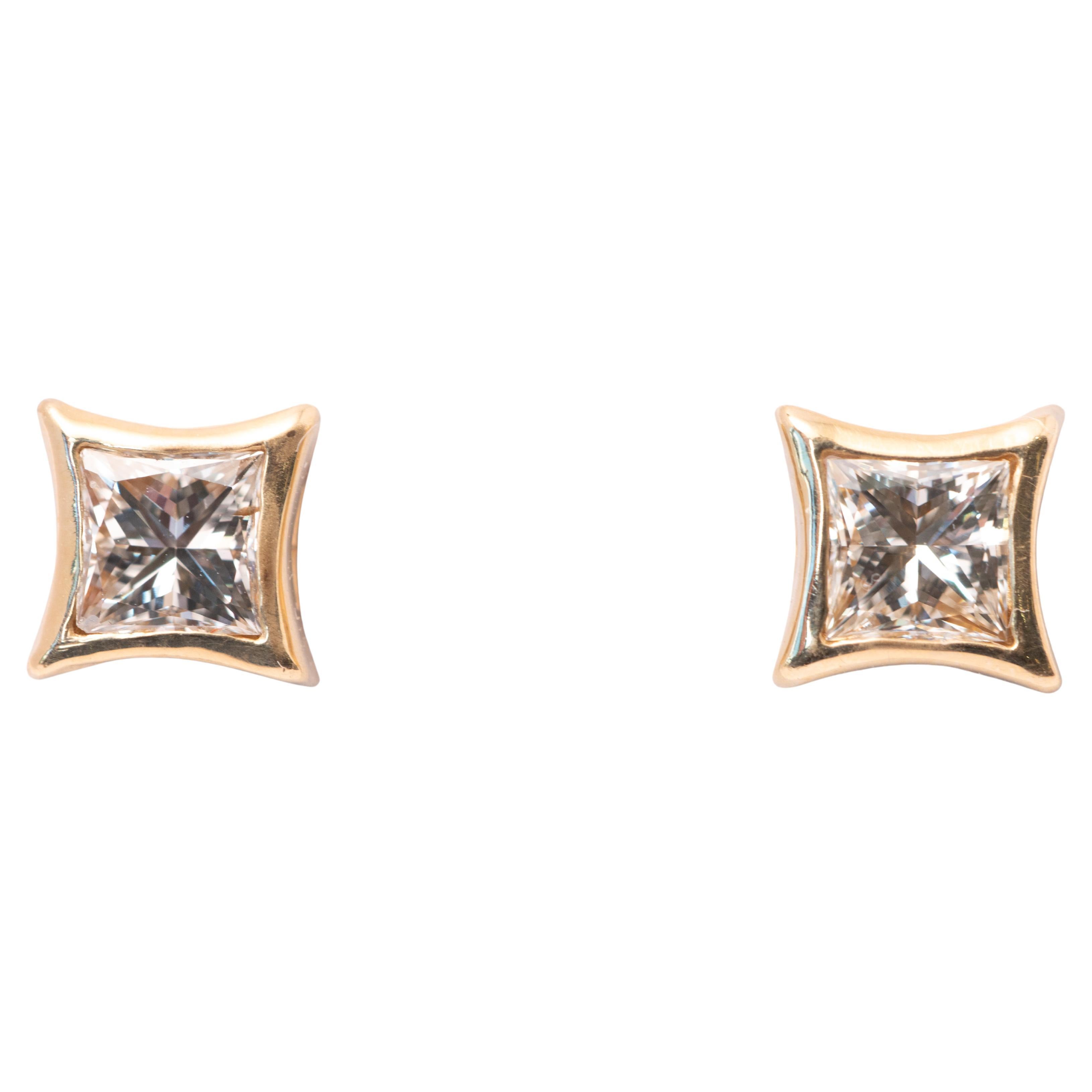 Boucles d
oreilles en or jaune 14k Princesse Diamant .85ct GHI SI Modern