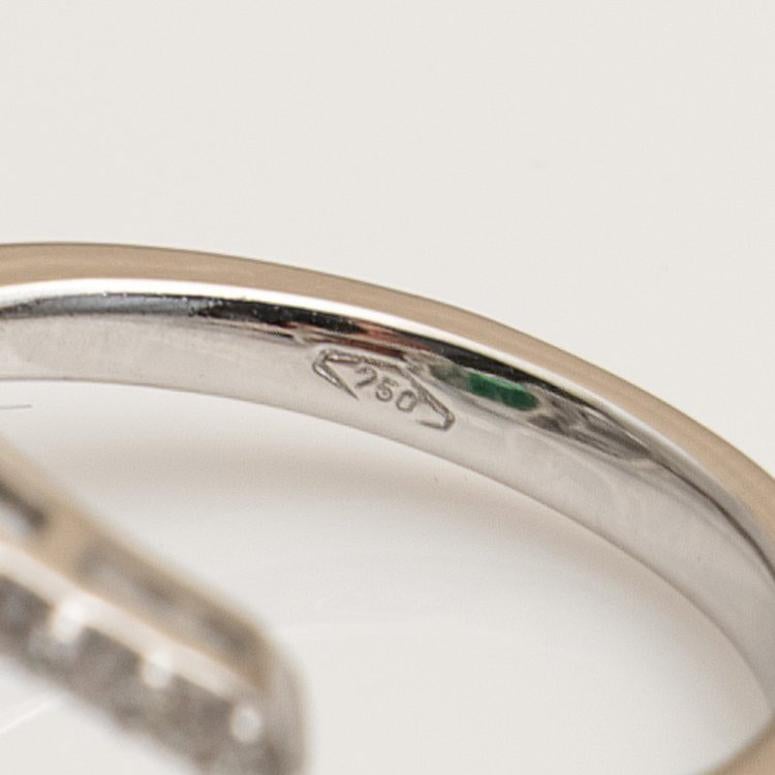 Modern Custom 18k White Gold 1.88ct Panjshir Afghan Emerald And Diamond Cocktail Ring For Sale