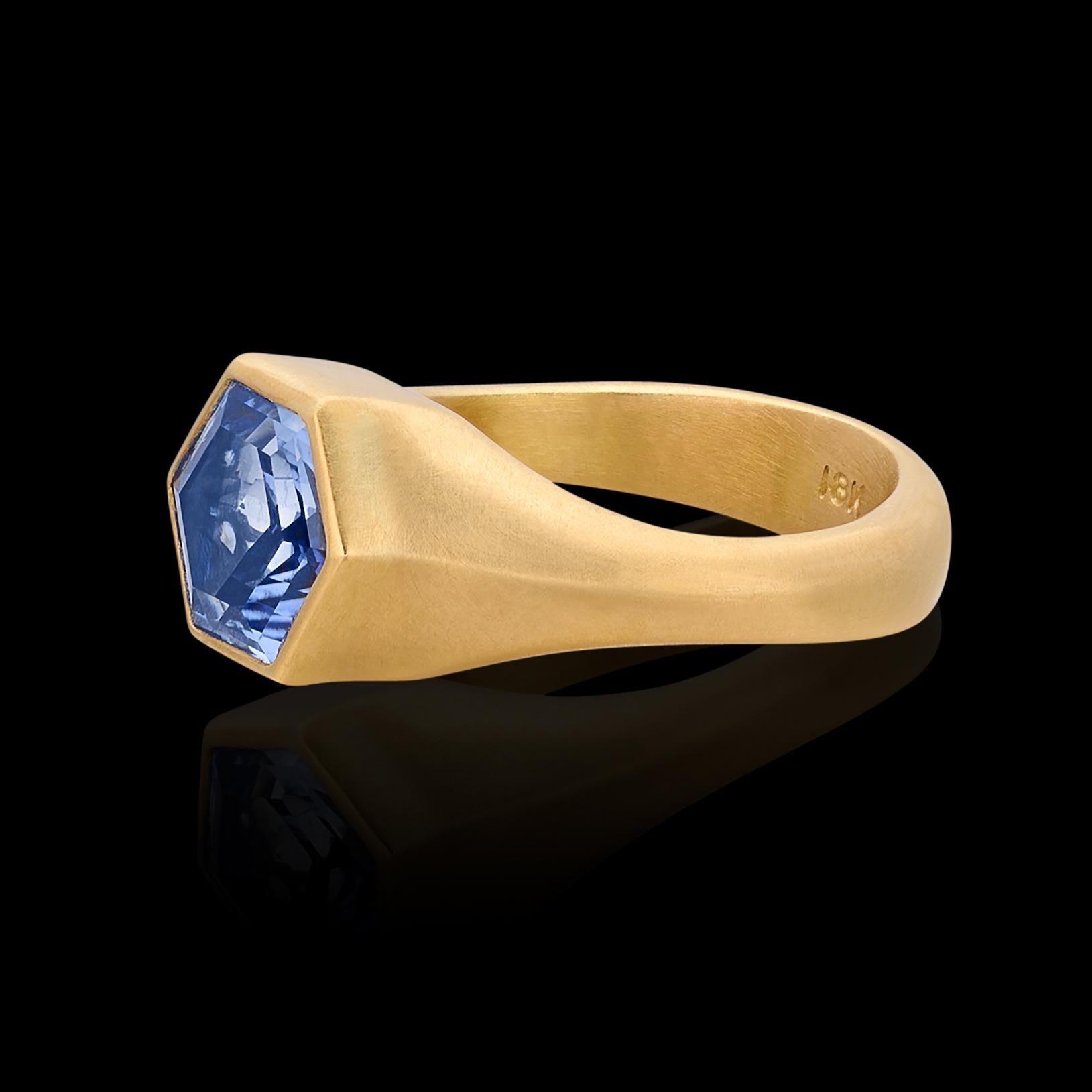 Custom 18kt 2.09ct Unheated Hexagon Sapphire Ring For Sale 2