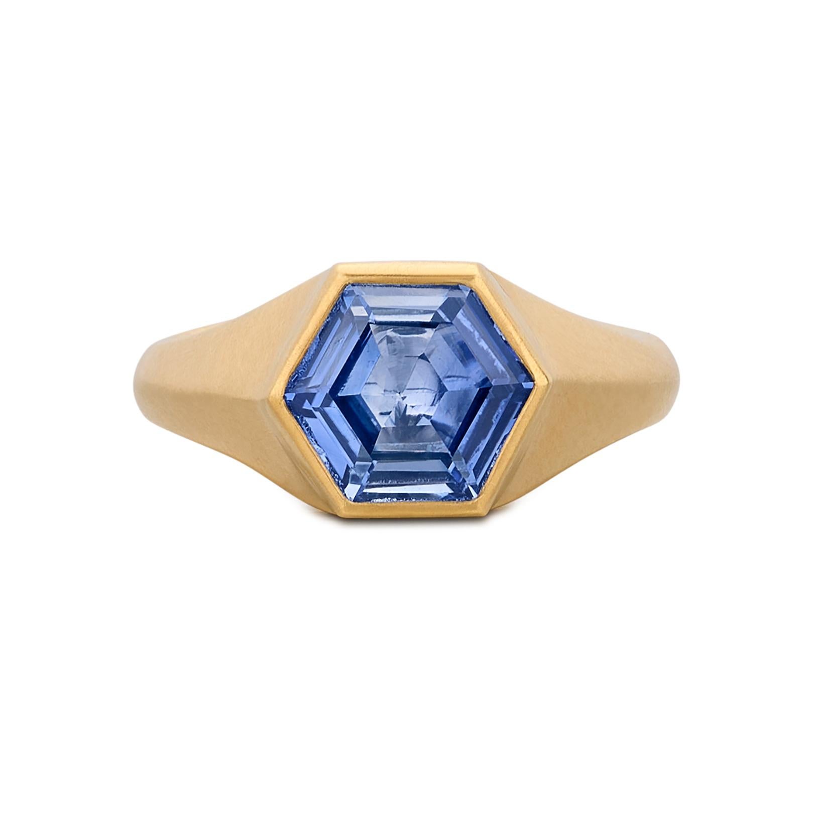 Custom 18kt 2.09ct Unheated Hexagon Sapphire Ring For Sale 3